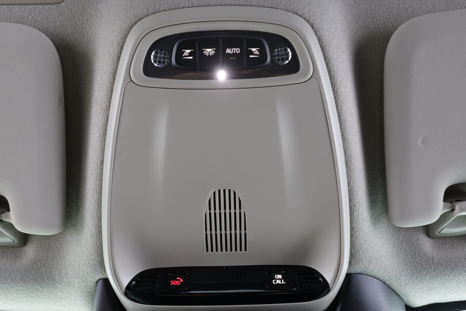 Volvo XC40 2020 T3 Business aut * ACC / Webasto / LED / Navi / Puolinahat / Koukku / KeylessGo * - Suomi-auto / Kahdet renkaat aluvanteilla