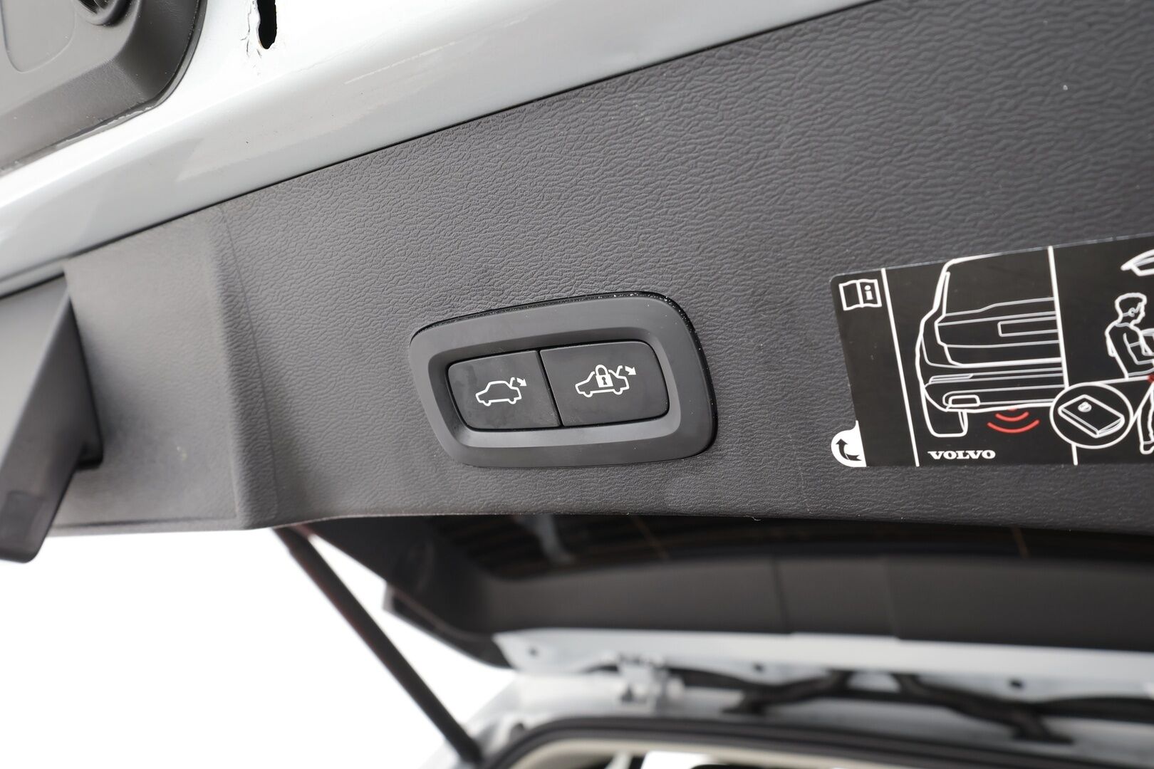 Volvo XC40 2020 T3 Business aut * ACC / Webasto / LED / Navi / Puolinahat / Koukku / KeylessGo * - Suomi-auto / Kahdet renkaat aluvanteilla