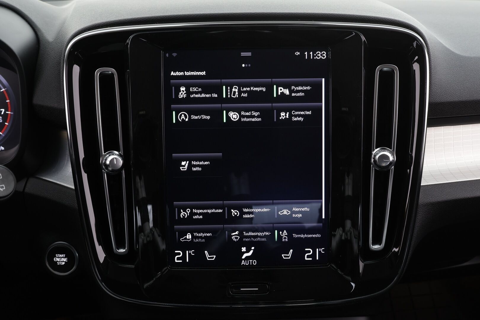 Volvo XC40 2020 T3 Business aut * ACC / Webasto / LED / Navi / Puolinahat / Koukku / KeylessGo * - Suomi-auto / Kahdet renkaat aluvanteilla