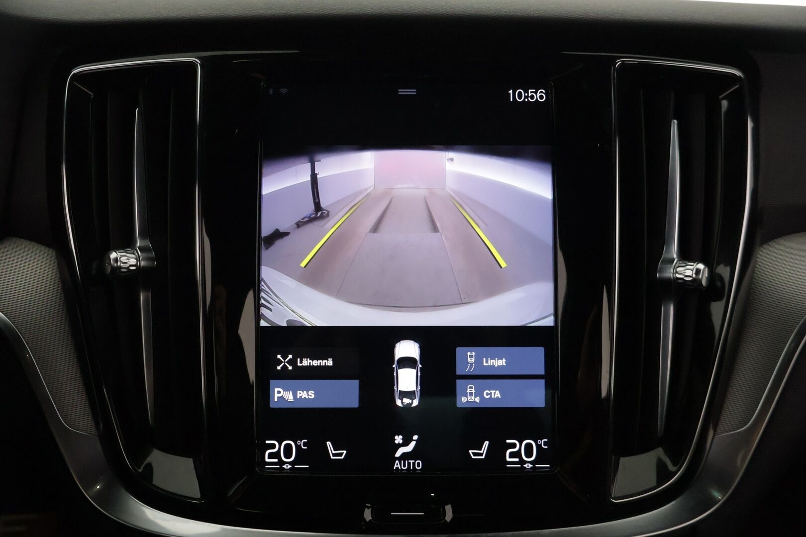 Volvo S60 2020 T5 AWD Business R-Design aut / Webasto / Pilot Assist / P-kamera / Sporttinahat / Muistipenkki / Keyless / Ratinlämmitin - 2-omisteinen Suomi-auto / Merkkihuollettu / Huippuvarusteet!