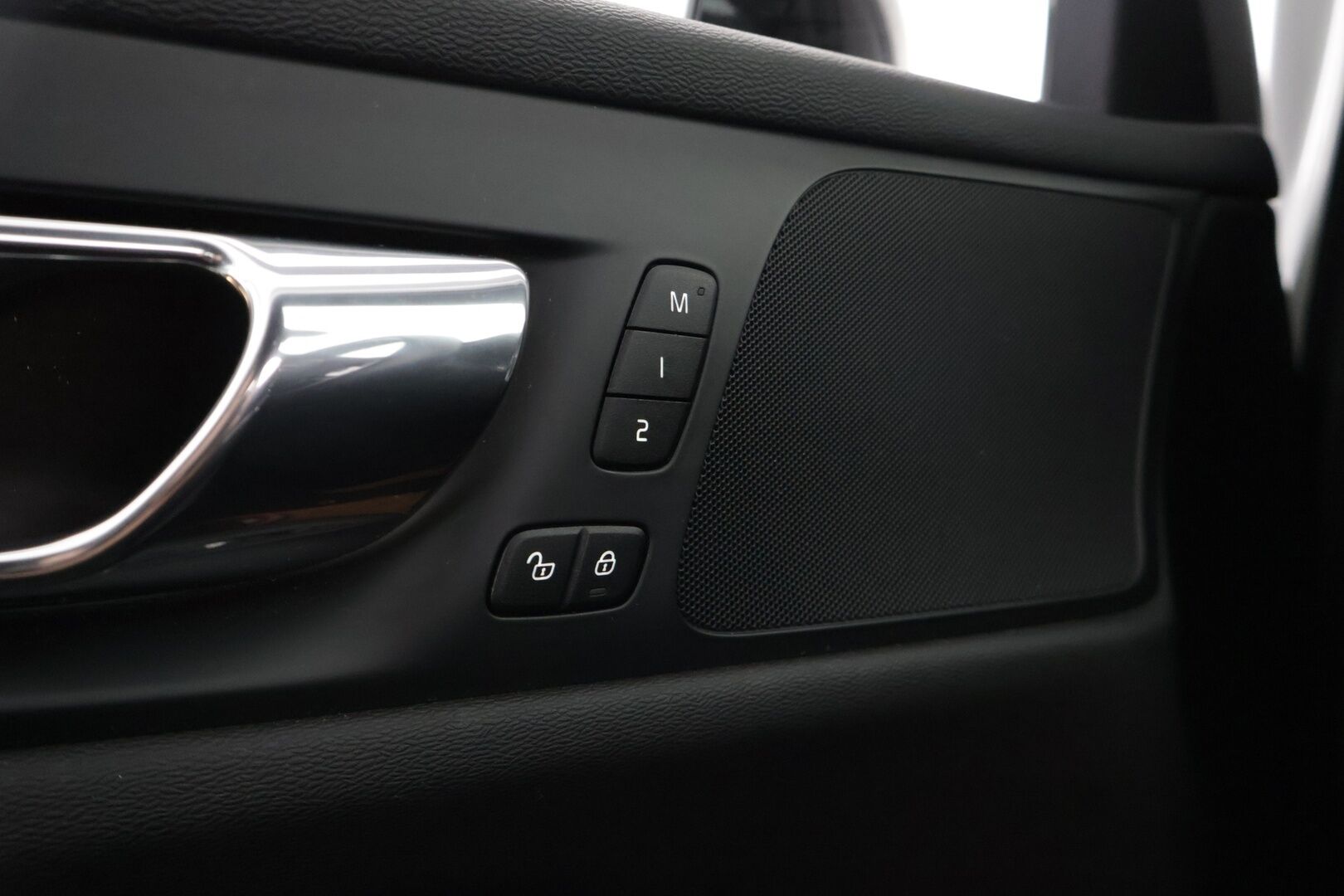 Volvo S60 2020 T5 AWD Business R-Design aut / Webasto / Pilot Assist / P-kamera / Sporttinahat / Muistipenkki / Keyless / Ratinlämmitin - 2-omisteinen Suomi-auto / Merkkihuollettu / Huippuvarusteet!