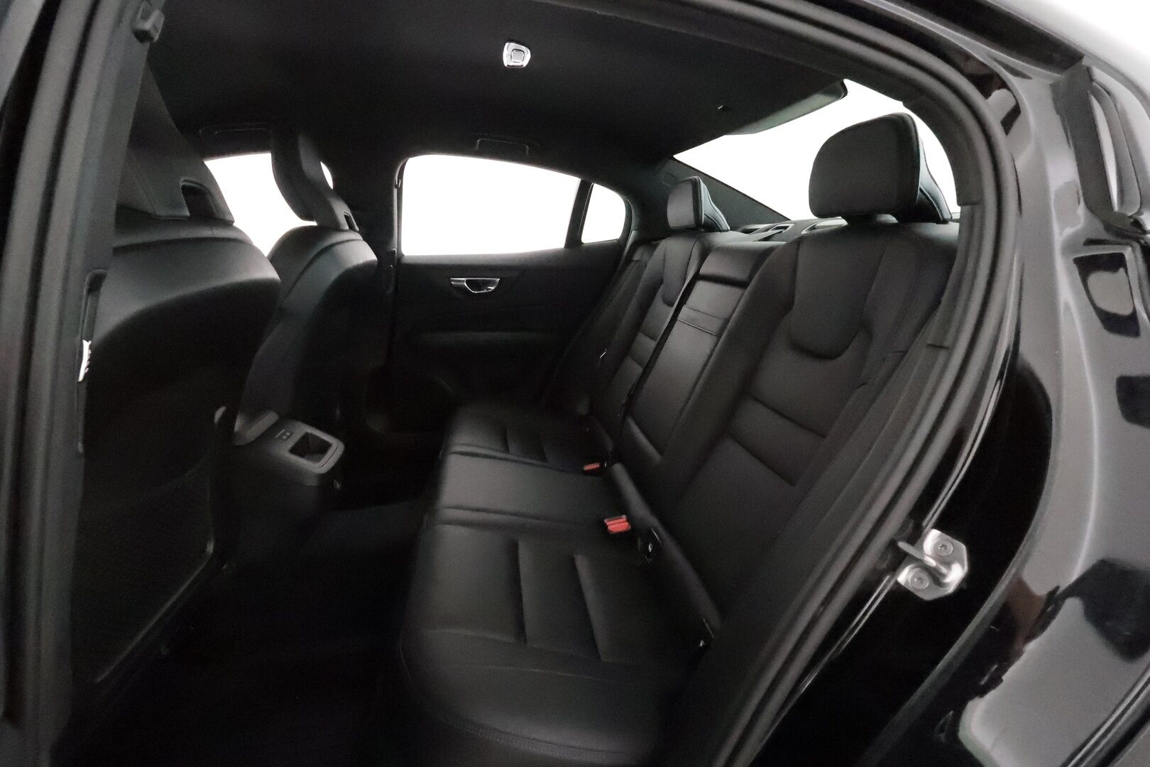 Volvo S60 2019 T5 AWD Business R-Design **Webasto / Adapt.Vakkari / LED-valot / P.Tutkat / Sporttipenkki Muistilla /  Kaistavahti* - 3,99 % KORKOTARJOUS TÄHÄN AUTOON - 1-om Suomi-auto / Kahdet Renkaat