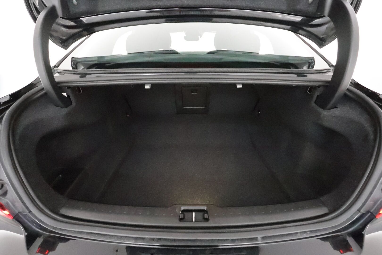 Volvo S60 2019 T5 AWD Business R-Design **Webasto / Adapt.Vakkari / LED-valot / P.Tutkat / Sporttipenkki Muistilla /  Kaistavahti* - 3,99 % KORKOTARJOUS TÄHÄN AUTOON - 1-om Suomi-auto / Kahdet Renkaat