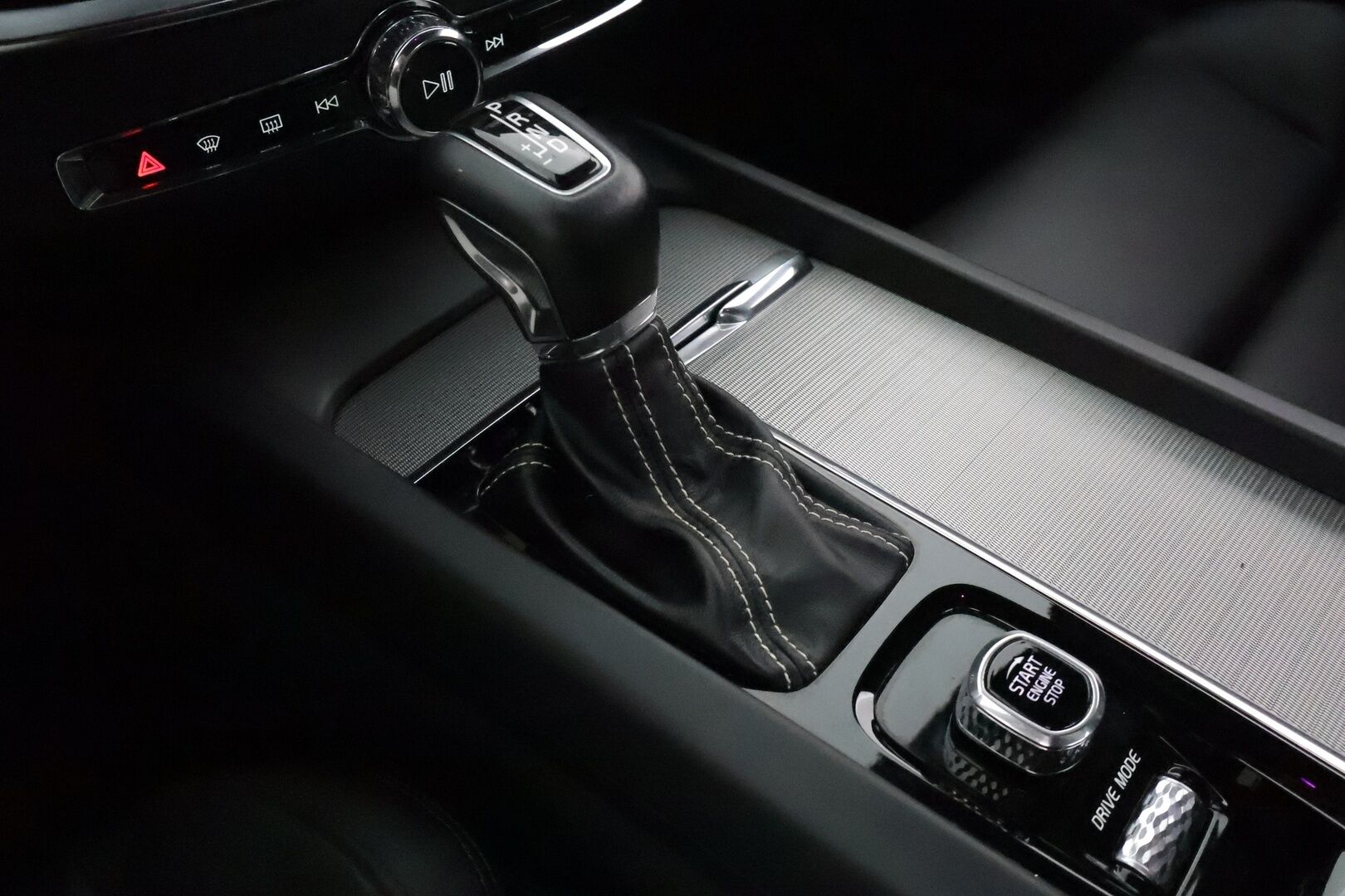 Volvo S60 2019 T5 AWD Business R-Design **Webasto / Adapt.Vakkari / LED-valot / P.Tutkat / Sporttipenkki Muistilla /  Kaistavahti* - 3,99 % KORKOTARJOUS TÄHÄN AUTOON - 1-om Suomi-auto / Kahdet Renkaat