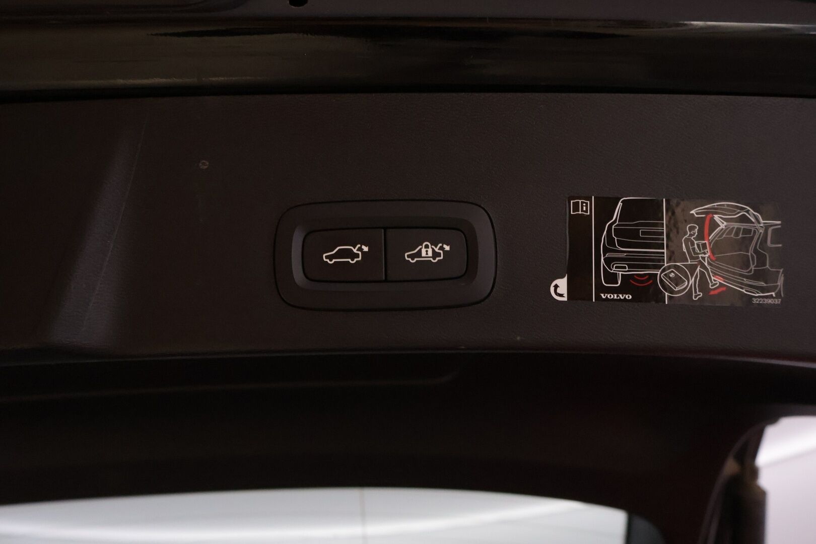 Volvo XC40 2020 D3 Business Inscription aut *Webasto / VOC / ACC / S.Koukku / LED / P.Kamera* - *Merkkihuollettu!! / Kahdet hyvät renkaat / S.Luukku / Nahkasisusta*