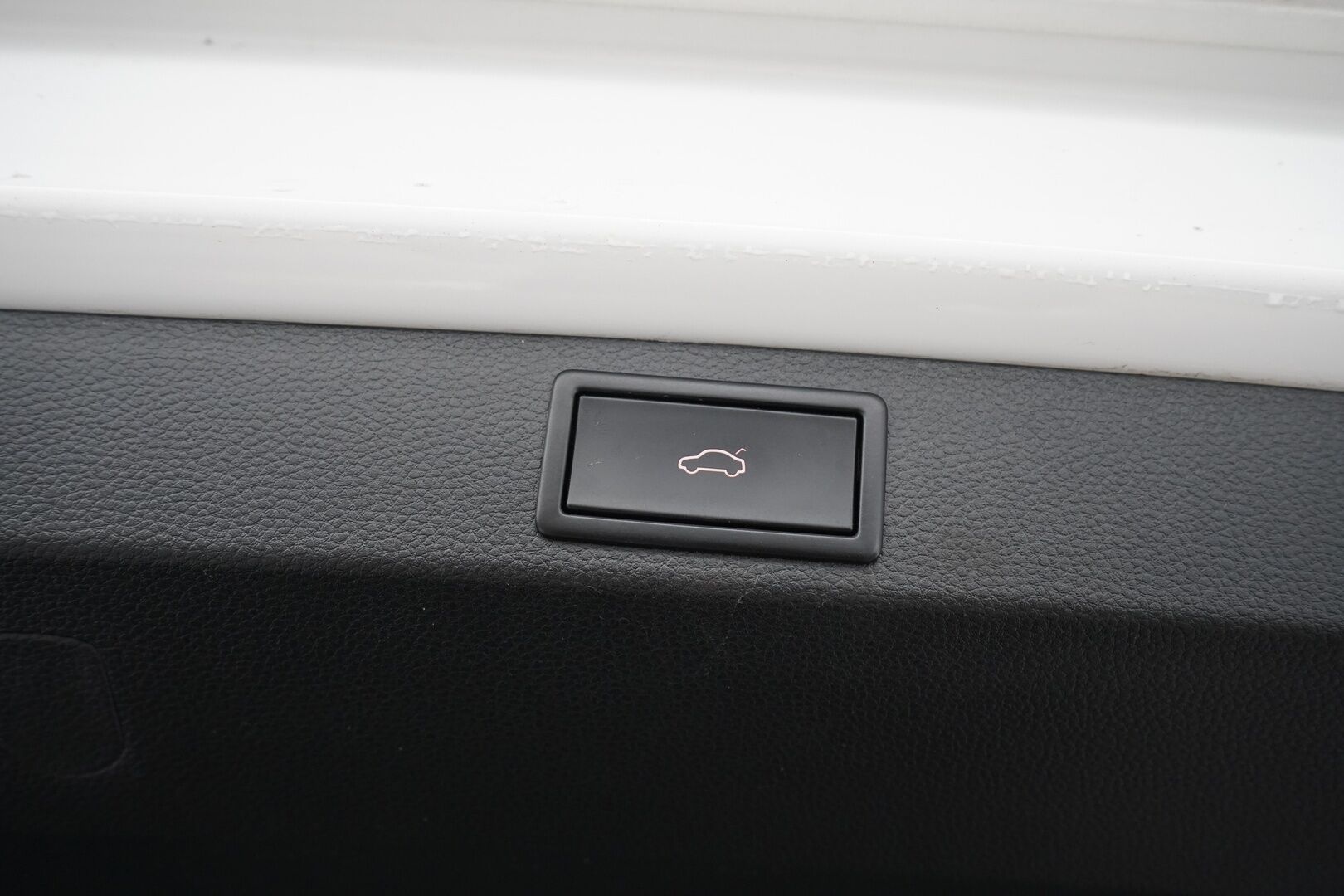 Skoda Karoq 2020 2,0 TDI 150 4x4 Style DSG Autom. // Webasto / ACC / Blis / Koukku / P-kamera //