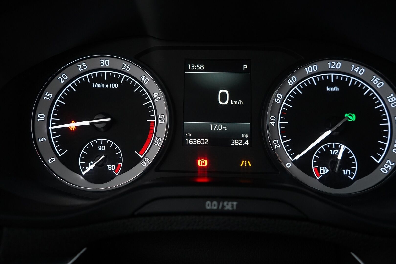 Skoda Karoq 2020 2,0 TDI 150 4x4 Style DSG Autom. // Webasto / ACC / Blis / Koukku / P-kamera //