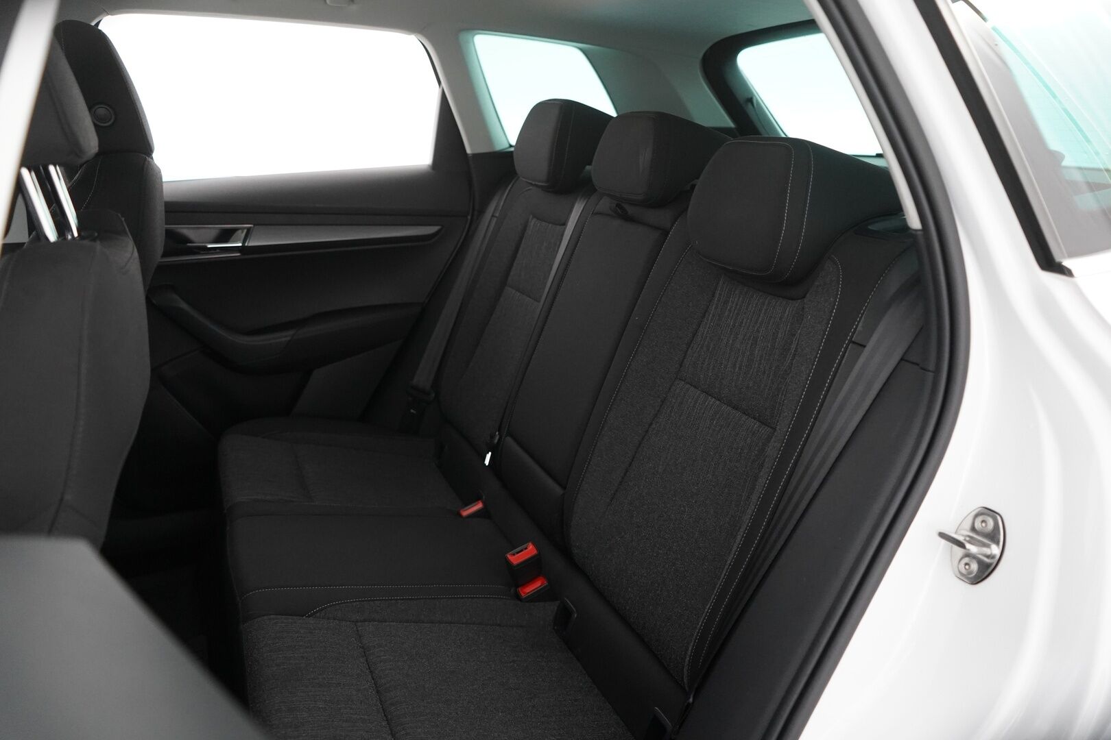 Skoda Karoq 2020 2,0 TDI 150 4x4 Style DSG Autom. // Webasto / ACC / Blis / Koukku / P-kamera //
