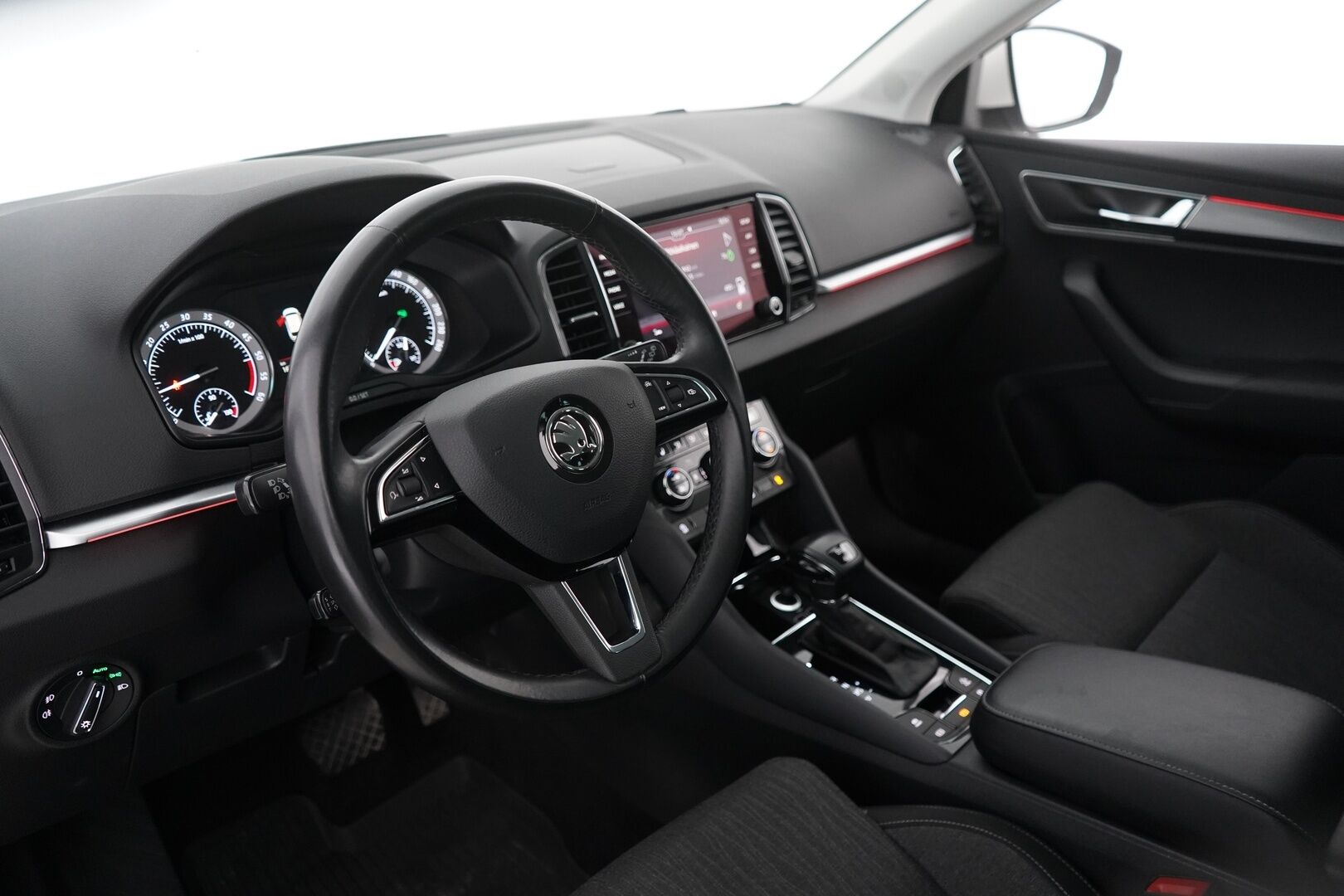 Skoda Karoq 2020 2,0 TDI 150 4x4 Style DSG Autom. // Webasto / ACC / Blis / Koukku / P-kamera //