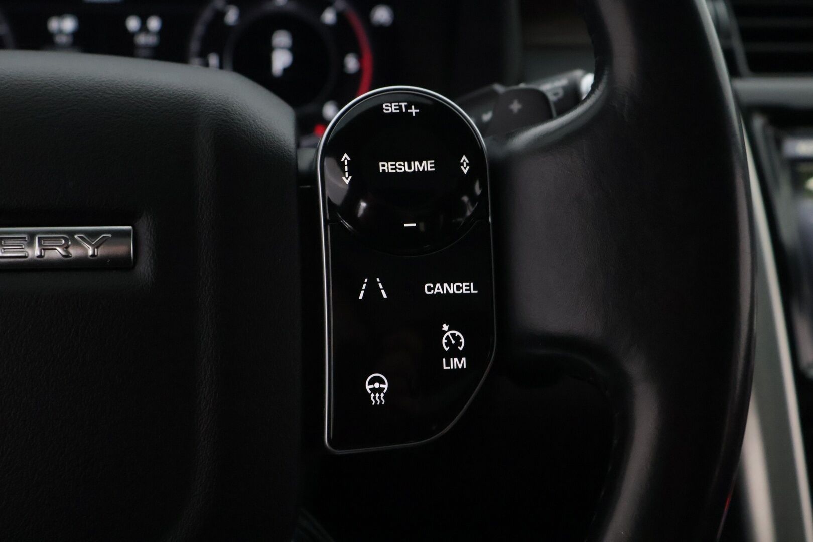 Land Rover Discovery 2019 2,0 Sd4 HSE Aut LE * Vetokoukku / Merdian / Webasto / Panorama / P-Kamera / BLIS / Muistipenkki / Nahkasisusta * - Suomi-auto / Kattotelineet / Seuraava katsastus 10/2027