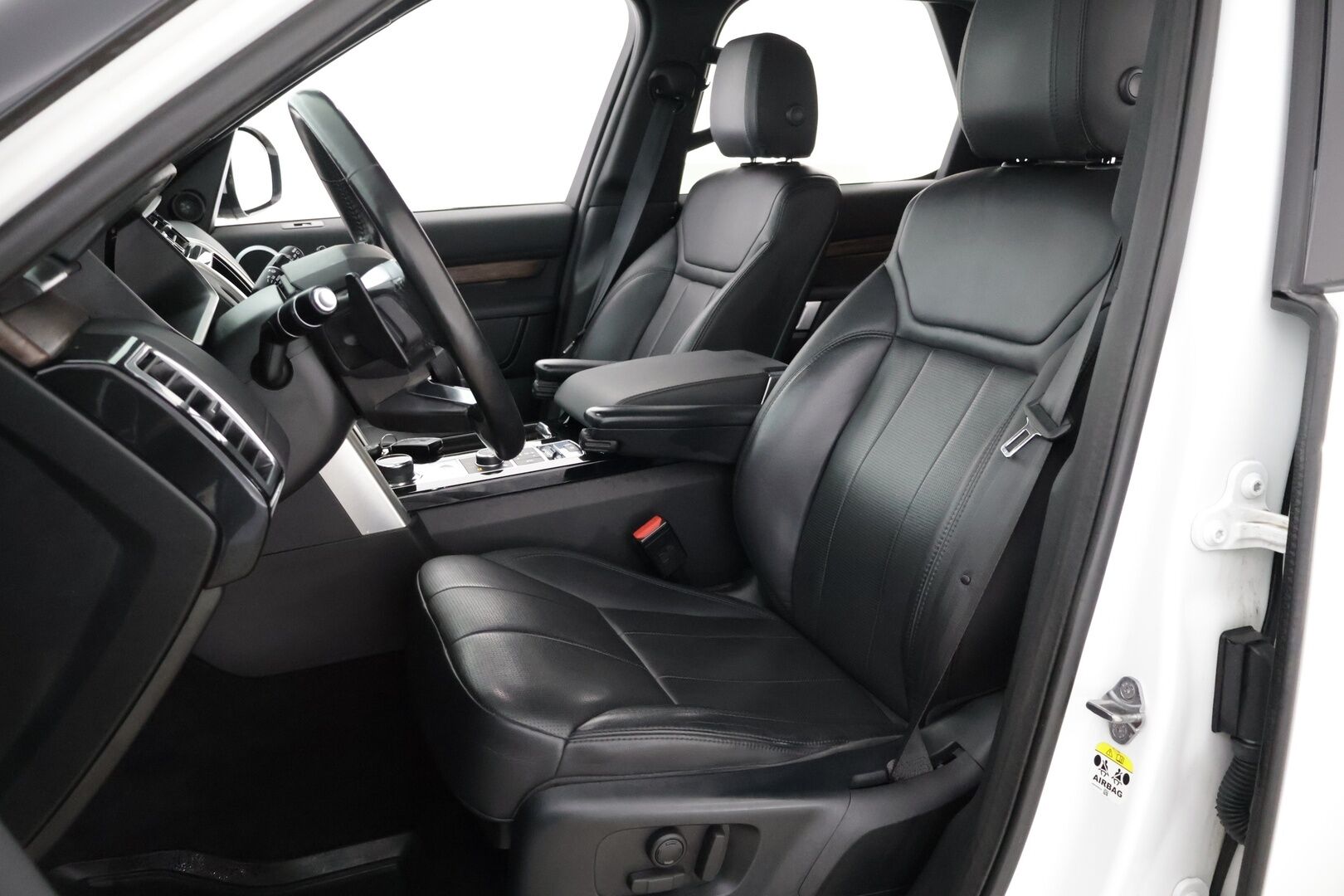 Land Rover Discovery 2019 2,0 Sd4 HSE Aut LE * Vetokoukku / Merdian / Webasto / Panorama / P-Kamera / BLIS / Muistipenkki / Nahkasisusta * - Suomi-auto / Kattotelineet / Seuraava katsastus 10/2027