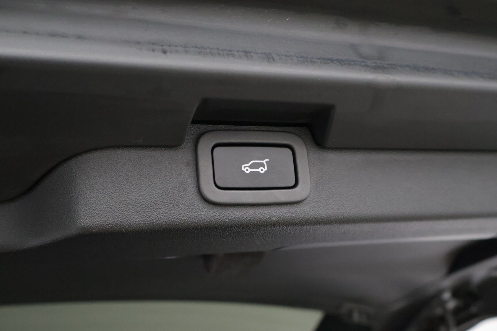 Land Rover Discovery 2019 2,0 Sd4 HSE Aut LE * Vetokoukku / Merdian / Webasto / Panorama / P-Kamera / BLIS / Muistipenkki / Nahkasisusta * - Suomi-auto / Kattotelineet / Seuraava katsastus 10/2027