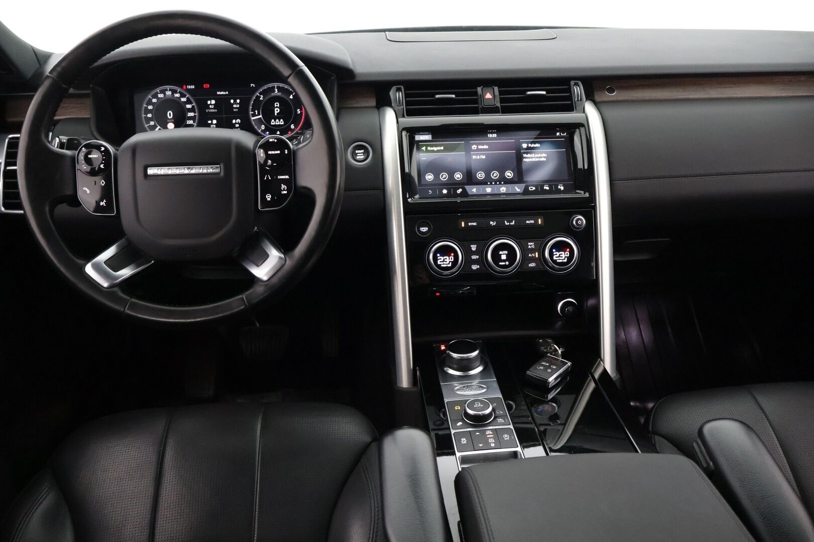 Land Rover Discovery 2019 2,0 Sd4 HSE Aut LE * Vetokoukku / Merdian / Webasto / Panorama / P-Kamera / BLIS / Muistipenkki / Nahkasisusta * - Suomi-auto / Kattotelineet / Seuraava katsastus 10/2027