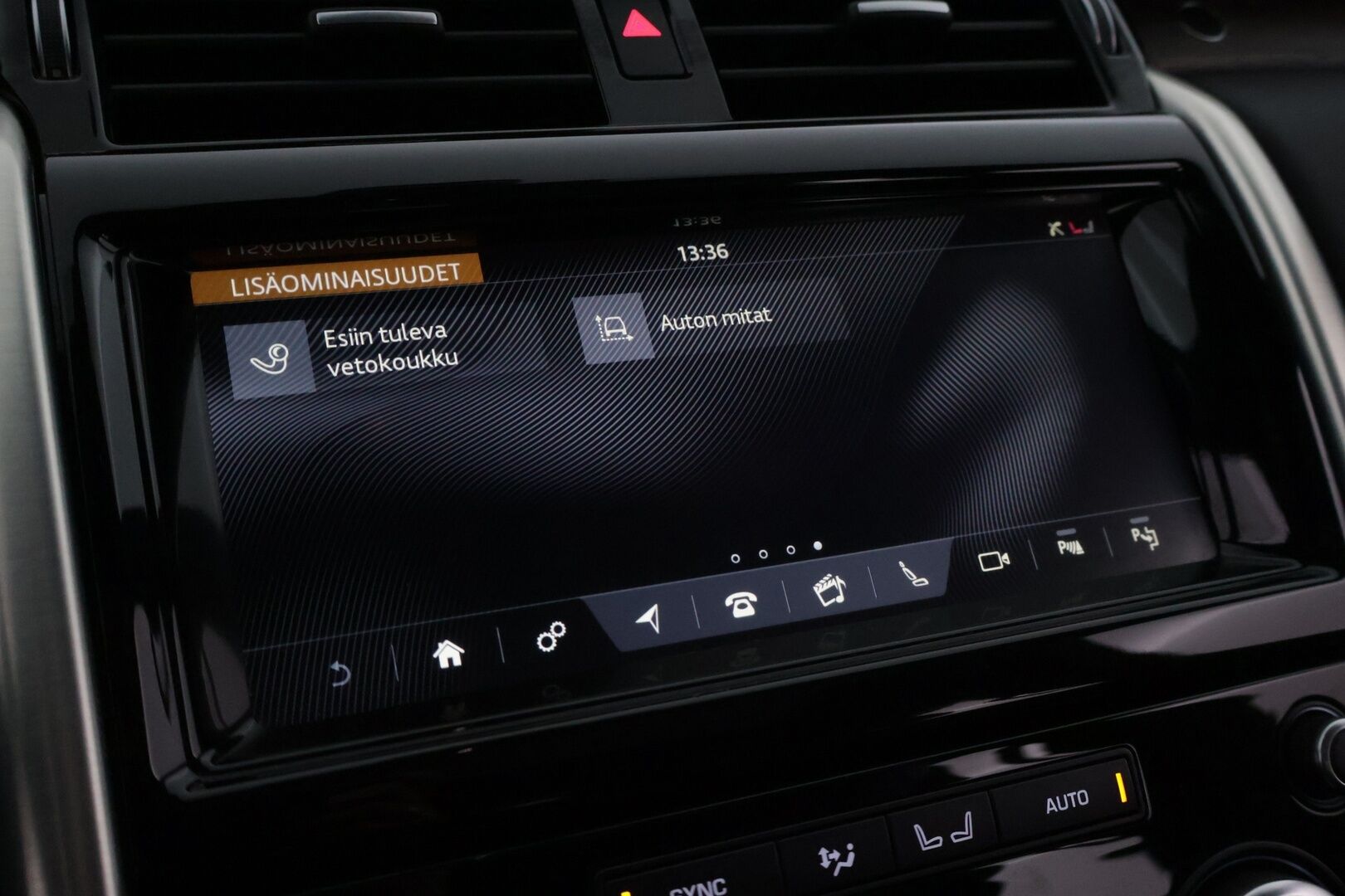 Land Rover Discovery 2019 2,0 Sd4 HSE Aut LE * Vetokoukku / Merdian / Webasto / Panorama / P-Kamera / BLIS / Muistipenkki / Nahkasisusta * - Suomi-auto / Kattotelineet / Seuraava katsastus 10/2027