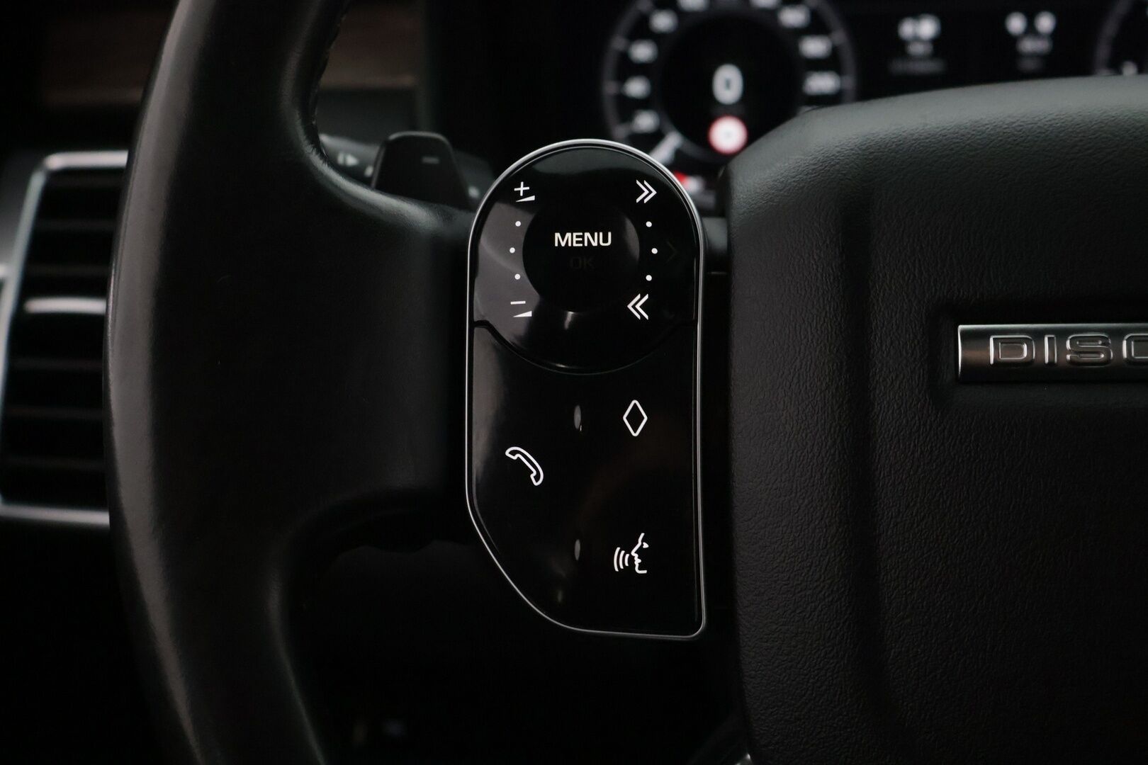 Land Rover Discovery 2019 2,0 Sd4 HSE Aut LE * Vetokoukku / Merdian / Webasto / Panorama / P-Kamera / BLIS / Muistipenkki / Nahkasisusta * - Suomi-auto / Kattotelineet / Seuraava katsastus 10/2027