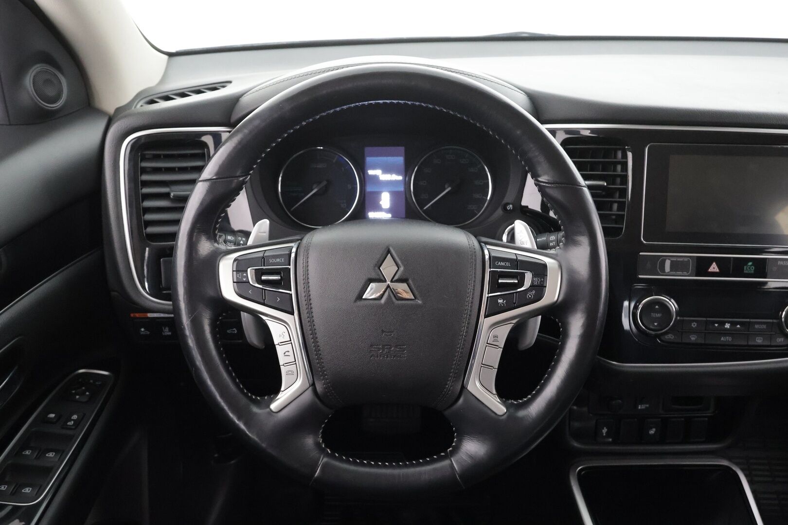 Mitsubishi Outlander PHEV 2019 Intense Business 4WD 5P * ACC / P.kamera / Koukku / Puolinahat / KeylessGo * - Suomi-auto / Kahdet renkaat aluvanteilla / Akku kuntotarkastettu! 