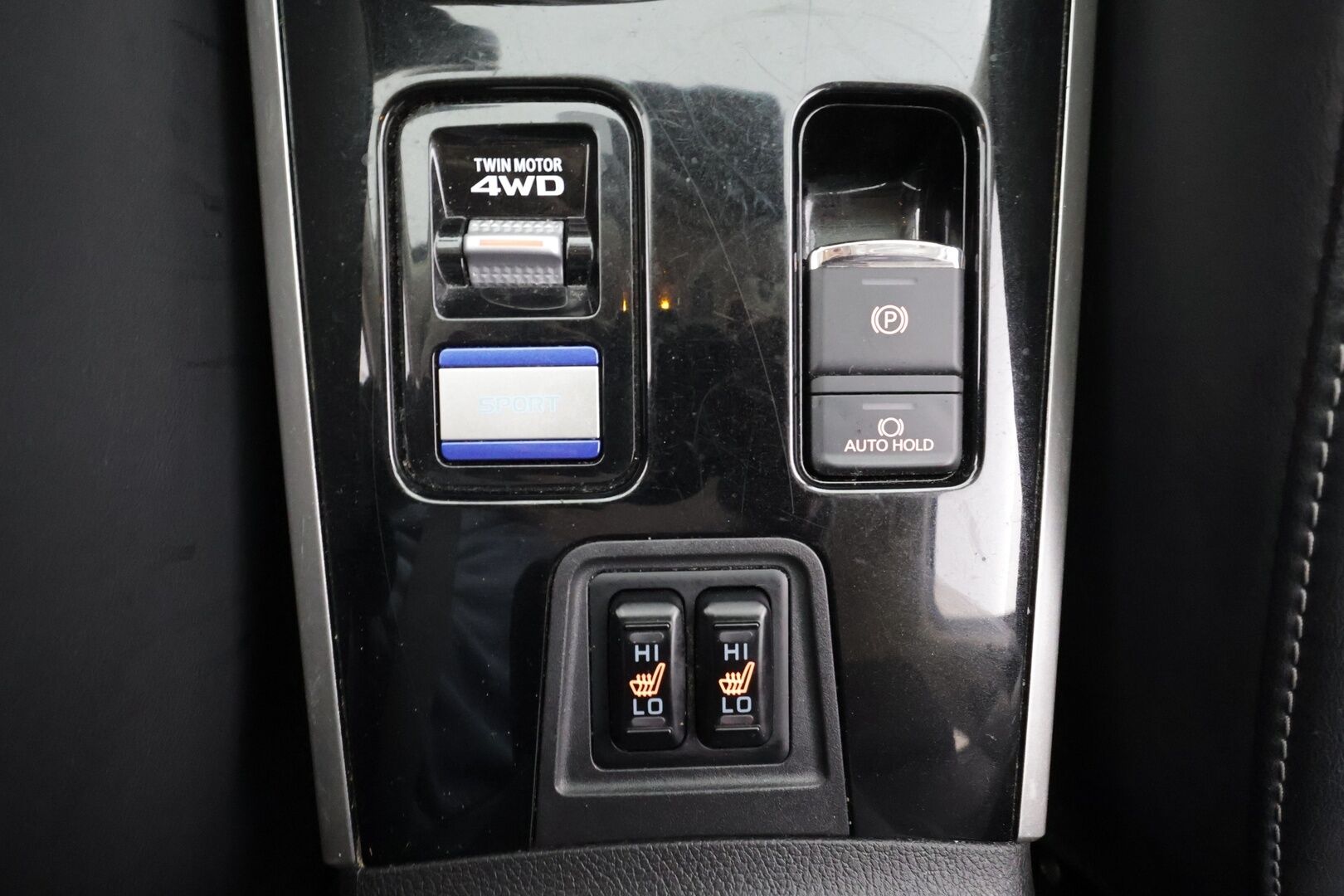 Mitsubishi Outlander PHEV 2019 Intense Business 4WD 5P * ACC / P.kamera / Koukku / Puolinahat / KeylessGo * - Suomi-auto / Kahdet renkaat aluvanteilla / Akku kuntotarkastettu! 