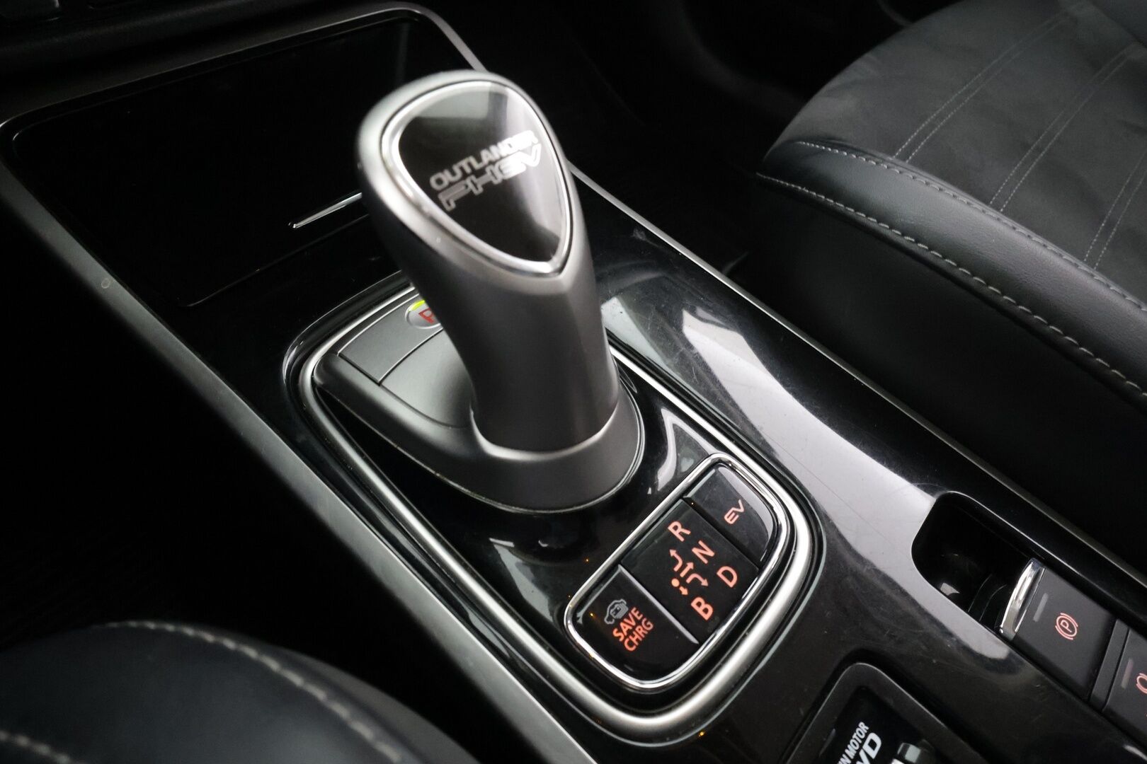 Mitsubishi Outlander PHEV 2019 Intense Business 4WD 5P * ACC / P.kamera / Koukku / Puolinahat / KeylessGo * - Suomi-auto / Kahdet renkaat aluvanteilla / Akku kuntotarkastettu! 
