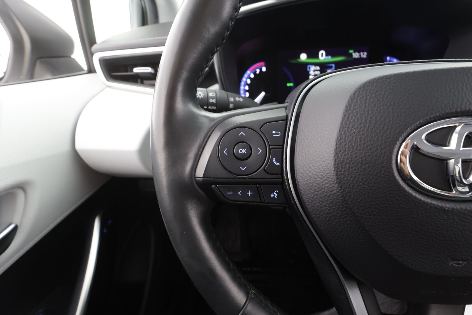 Toyota Corolla 2019 Touring Sports 2,0 Hybrid Style - | ACC | Navi | Puolinahat | P.kamera | LED | Keyless | Lämm. ratti | Lohko + sisälämmitin | Merkkihuollot | 