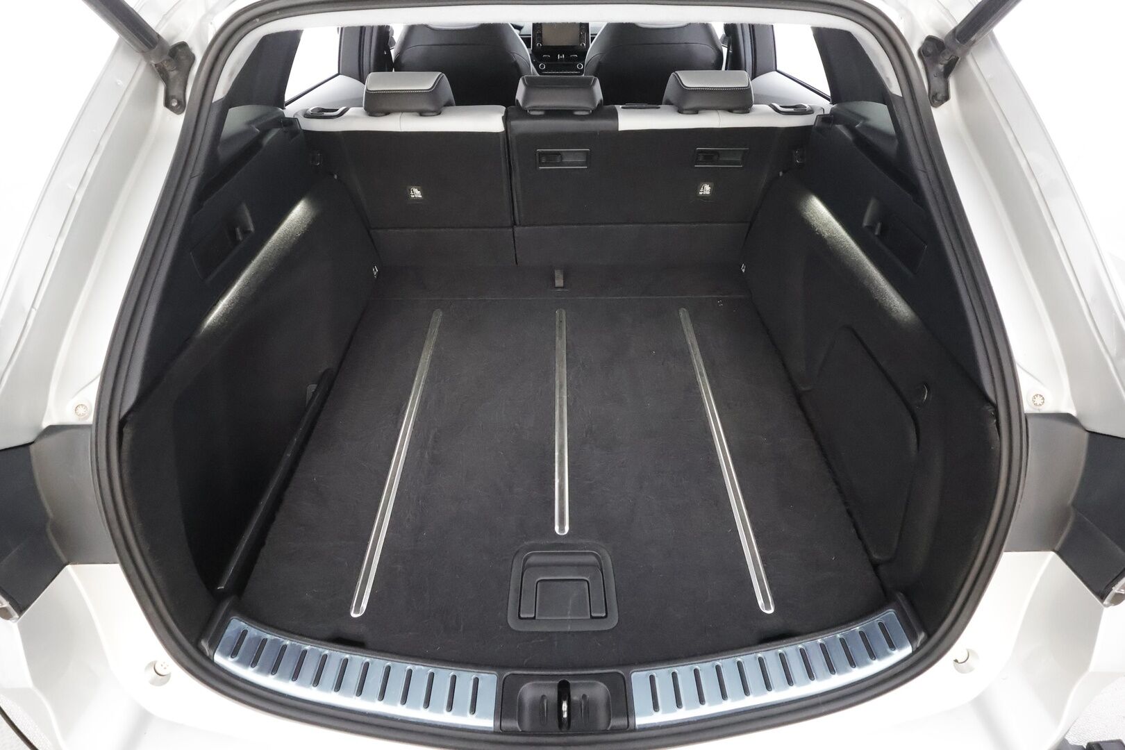 Toyota Corolla 2019 Touring Sports 2,0 Hybrid Style - | ACC | Navi | Puolinahat | P.kamera | LED | Keyless | Lämm. ratti | Lohko + sisälämmitin | Merkkihuollot | 