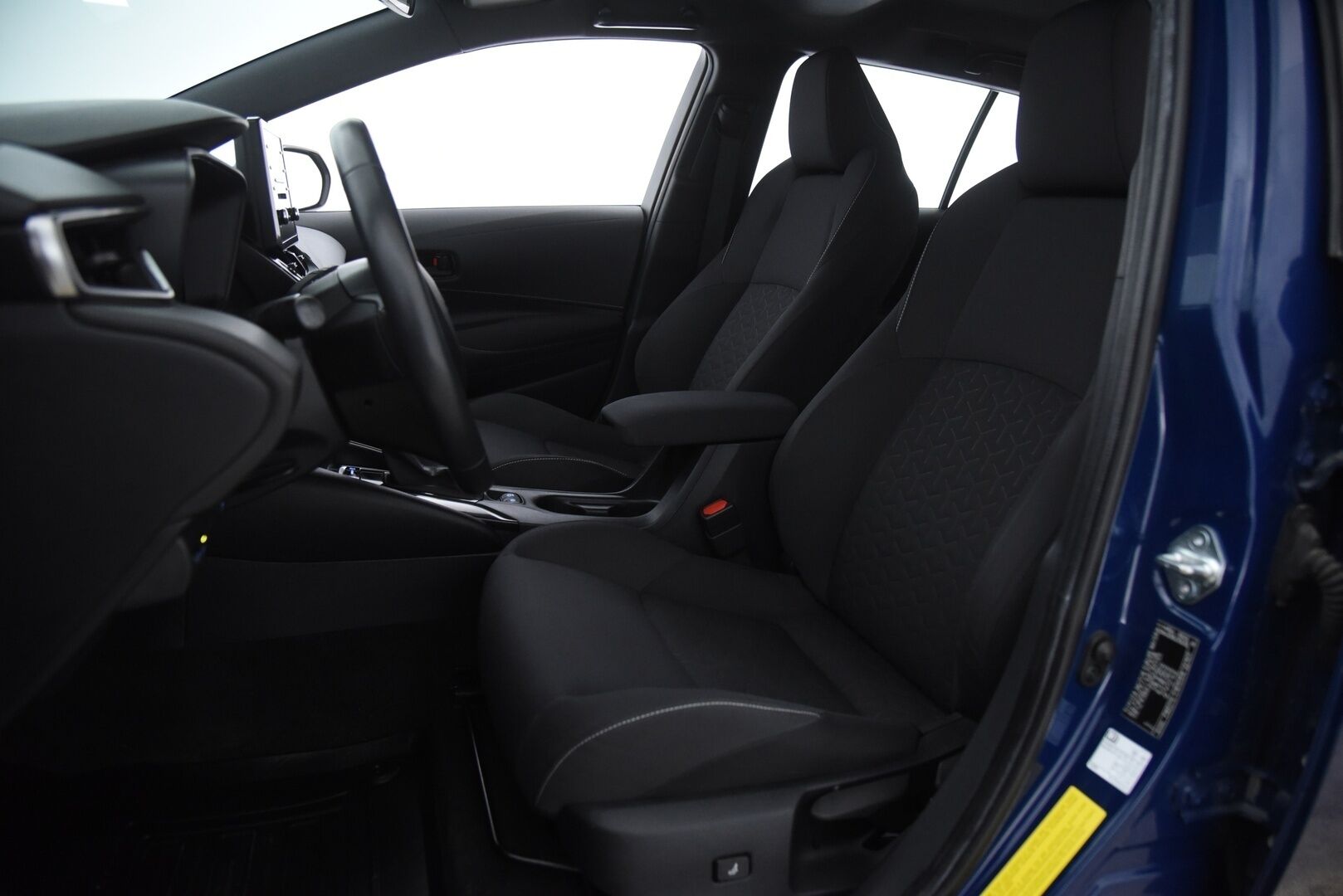 Toyota Corolla 2019 Touring Sports 1,8 Hybrid Life *2-Om Suomi-Auto  / Adapt. Vak. / Kaistavahti / Vetokoukku / Tutkat takana* - *Merkkiliikkeen huoltohistoria / 2x Renkaat & Vanteet / Pienet kilometrit!* - Osta nyt, maksa vasta ensi vuonna