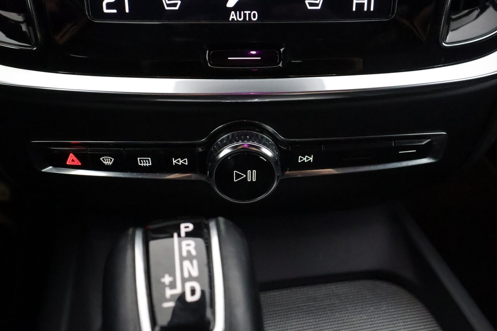 Volvo S60 2020 T5 Business R-Design aut - | ACC | Webasto | Full-LED | Muistipenkki | High Performance audio | P.Kamera | Puolinahat | Keyless | Apple&Android | Suomi-auto | Kahdet Renkaat | merkkihuollettu |