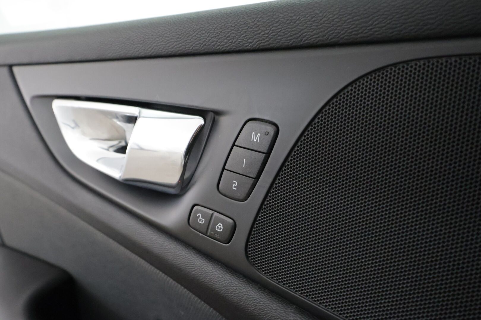 Volvo S60 2020 T5 Business R-Design aut - | ACC | Webasto | Full-LED | Muistipenkki | High Performance audio | P.Kamera | Puolinahat | Keyless | Apple&Android | Suomi-auto | Kahdet Renkaat | merkkihuollettu |