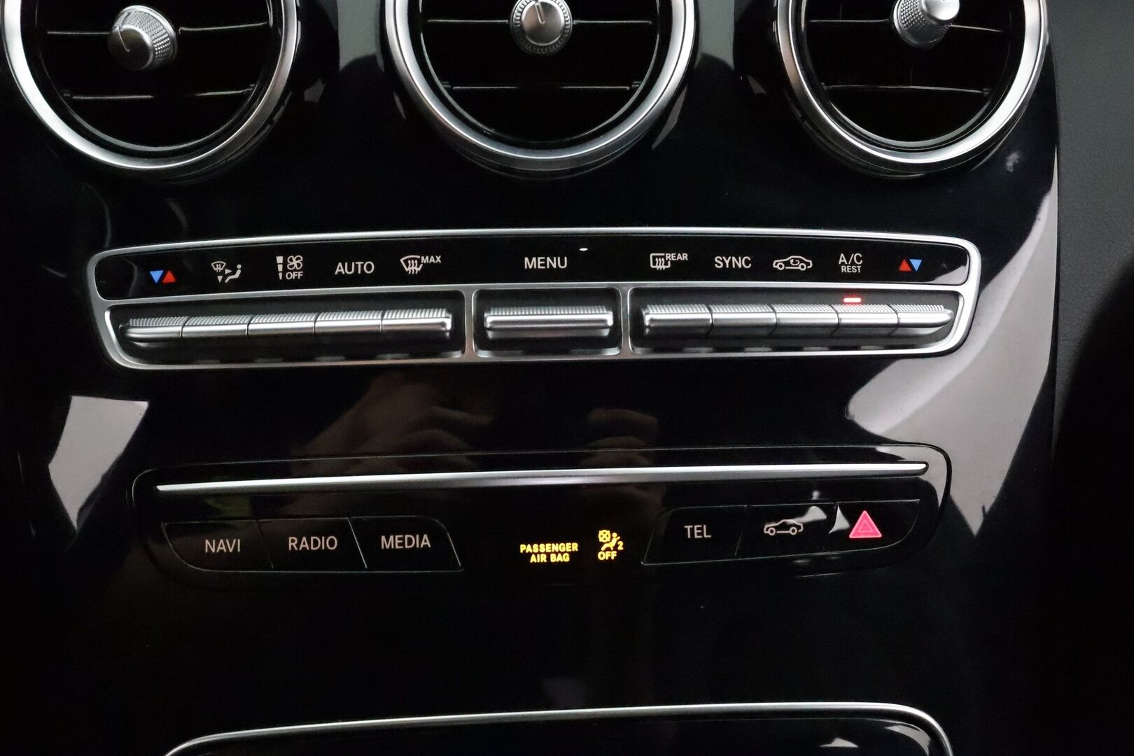 Mercedes-Benz C 2020 300 d 4MATIC A Business AMG - Suomiauto / Multibeam LED / Nahkasisusta / Peruutuskamera / Lohko & Sisäpistoke / Comand Navi / Näyttävä!