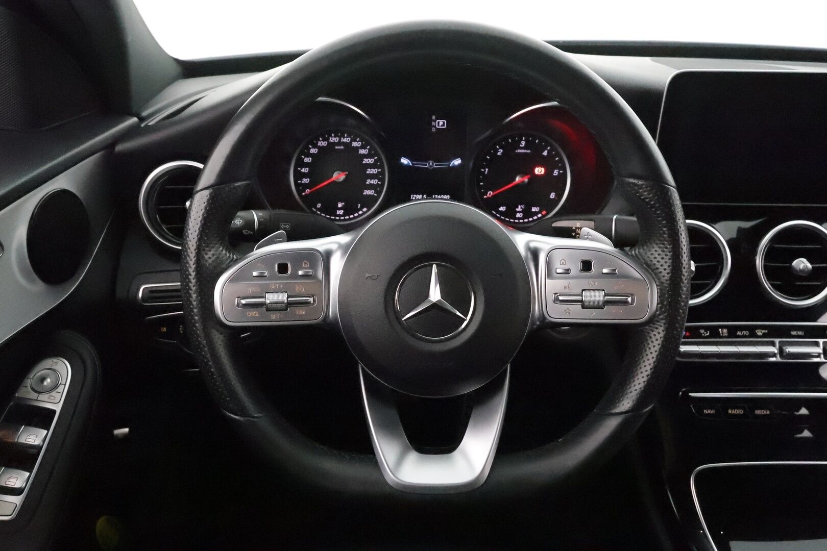 Mercedes-Benz C 2020 300 d 4MATIC A Business AMG - 3,99 % KORKOTARJOUS TÄHÄN AUTOON 31.8. ASTI! - Suomiauto / Multibeam LED / Nahkasisusta / Peruutuskamera / Lohko & Sisäpistoke / Comand Navi / Näyttävä!