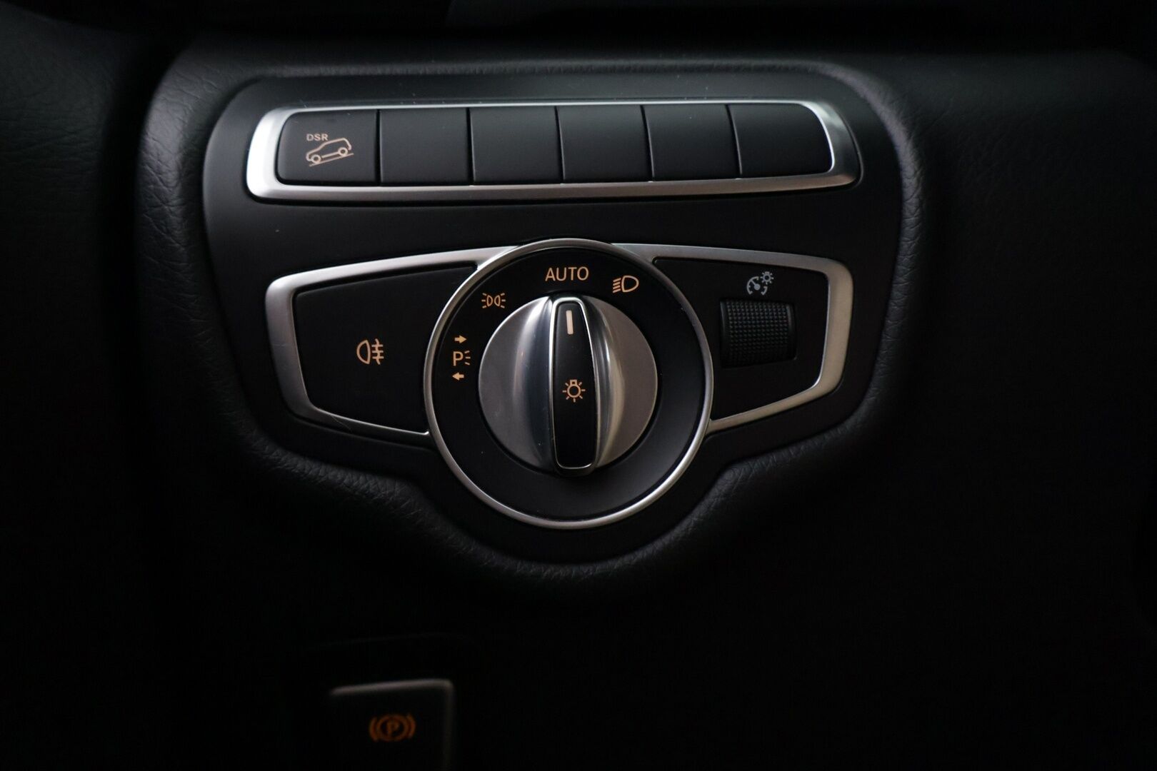 Mercedes-Benz V 2019 300 d 4Matic keskipitkä A2 A Avantgarde *ALV / 7 paikkainen / Distronic / Pa-lisälämmitin / P.kamera / Vetokoukku / Nahkapenkit* - *Suomi-auto / 2x renkaat / Kattavat varusteet