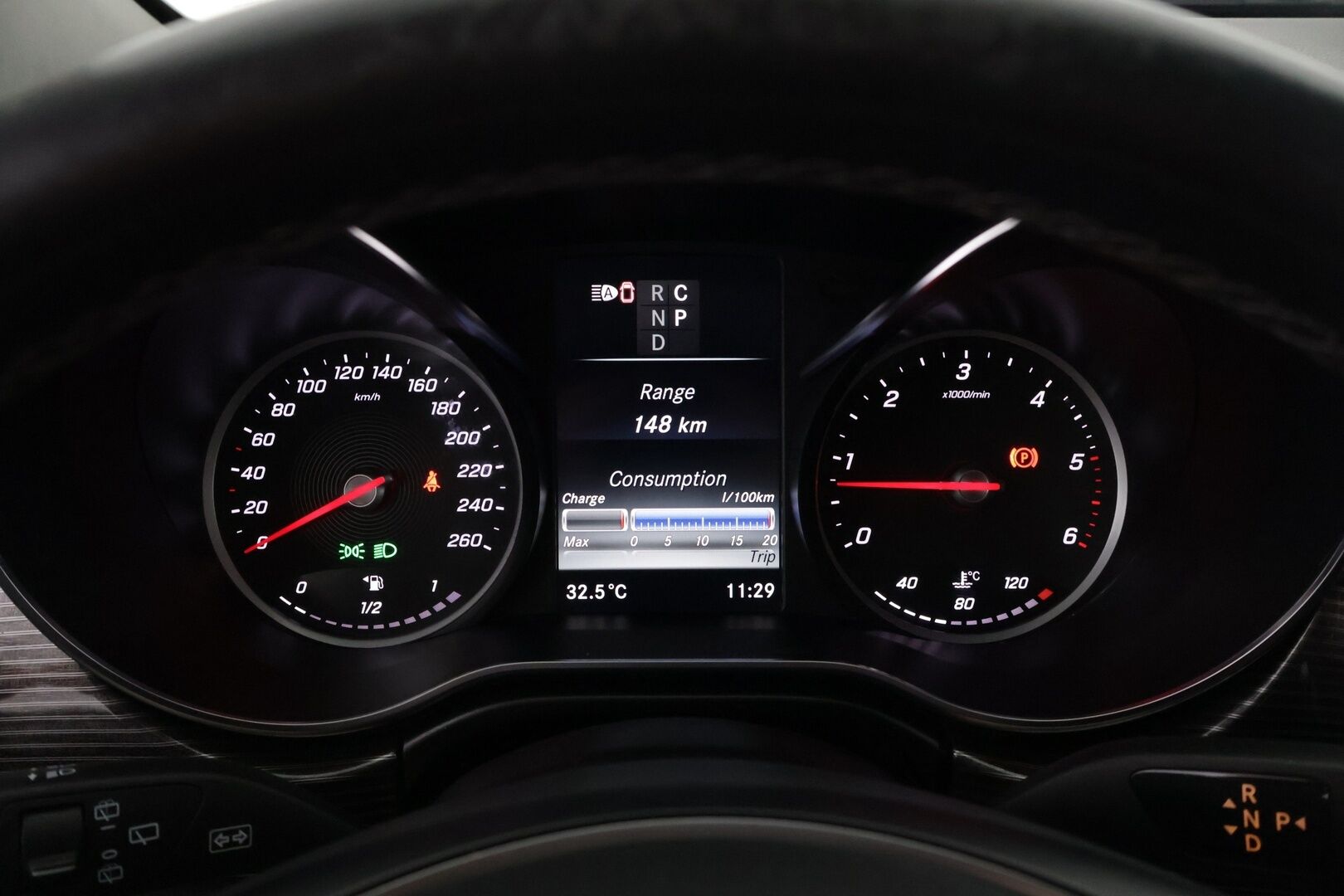 Mercedes-Benz V 2019 300 d 4Matic keskipitkä A2 A Avantgarde *7 paikkainen / Distronic / Pa-lisälämmitin / P.kamera / Vetokoukku / Nahkapenkit* - 2,99 % KORKOTARJOUS TÄHÄN AUTOON - *Suomi-auto / 2x renkaat ja vanteet*