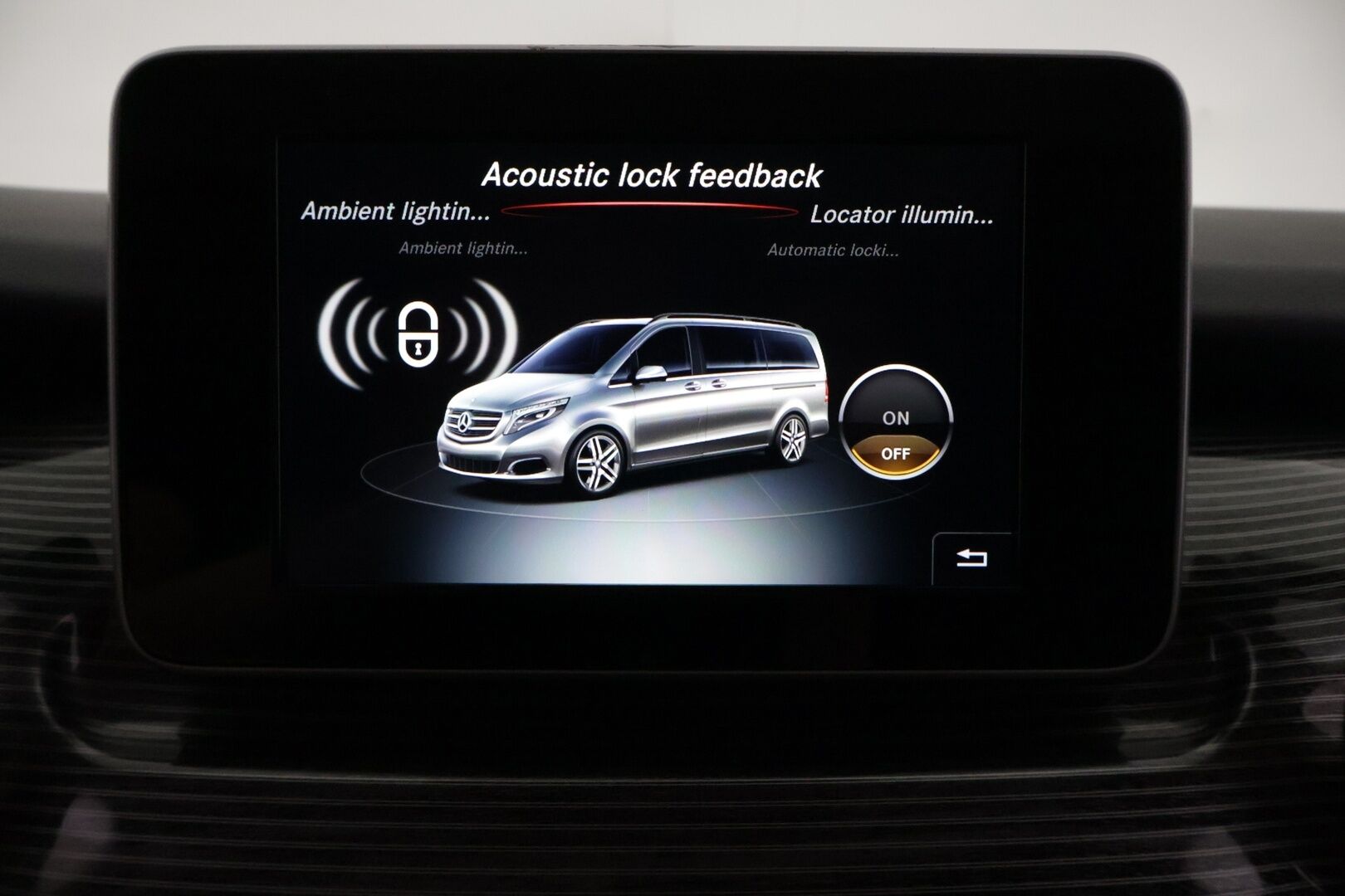 Mercedes-Benz V 2019 300 d 4Matic keskipitkä A2 A Avantgarde *7 paikkainen / Distronic / Pa-lisälämmitin / P.kamera / Vetokoukku / Nahkapenkit* - 2,99 % KORKOTARJOUS TÄHÄN AUTOON - *Suomi-auto / 2x renkaat ja vanteet*