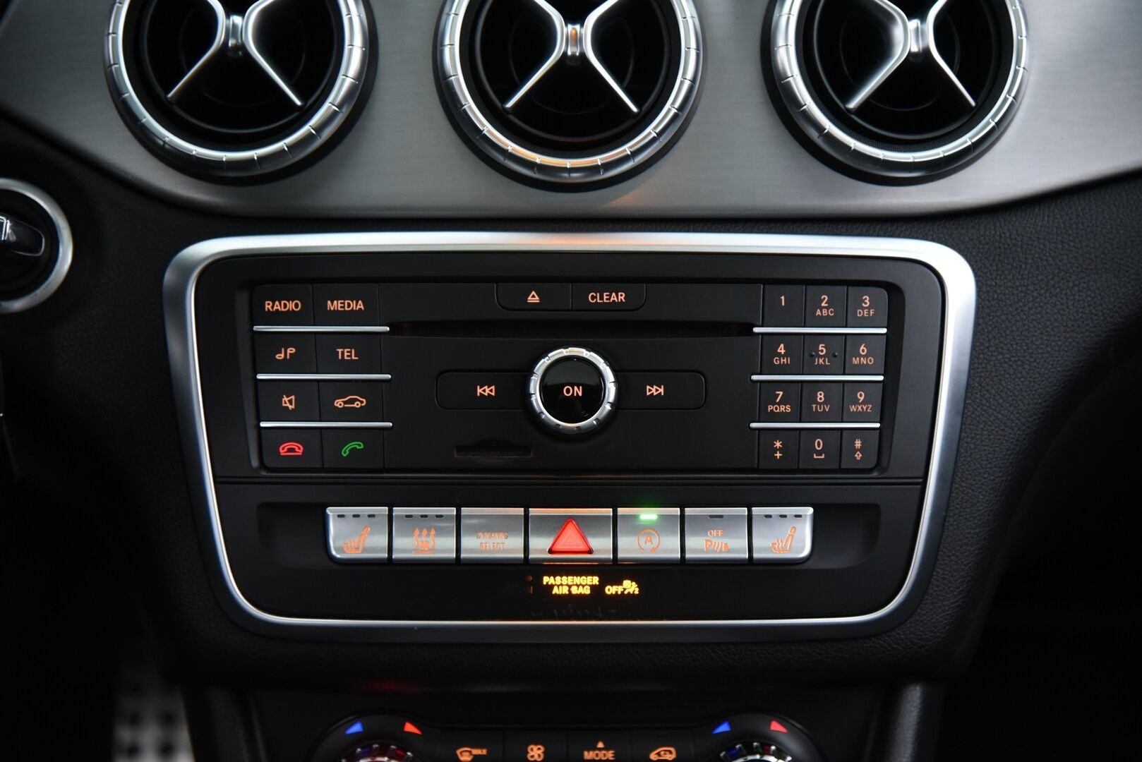 Mercedes-Benz CLA 2017 220 d 4Matic A Business AMG / Panorama / Vakkari / P-kamera / Webasto - Led / Ei adblue järjestelmää / 2x renkaat