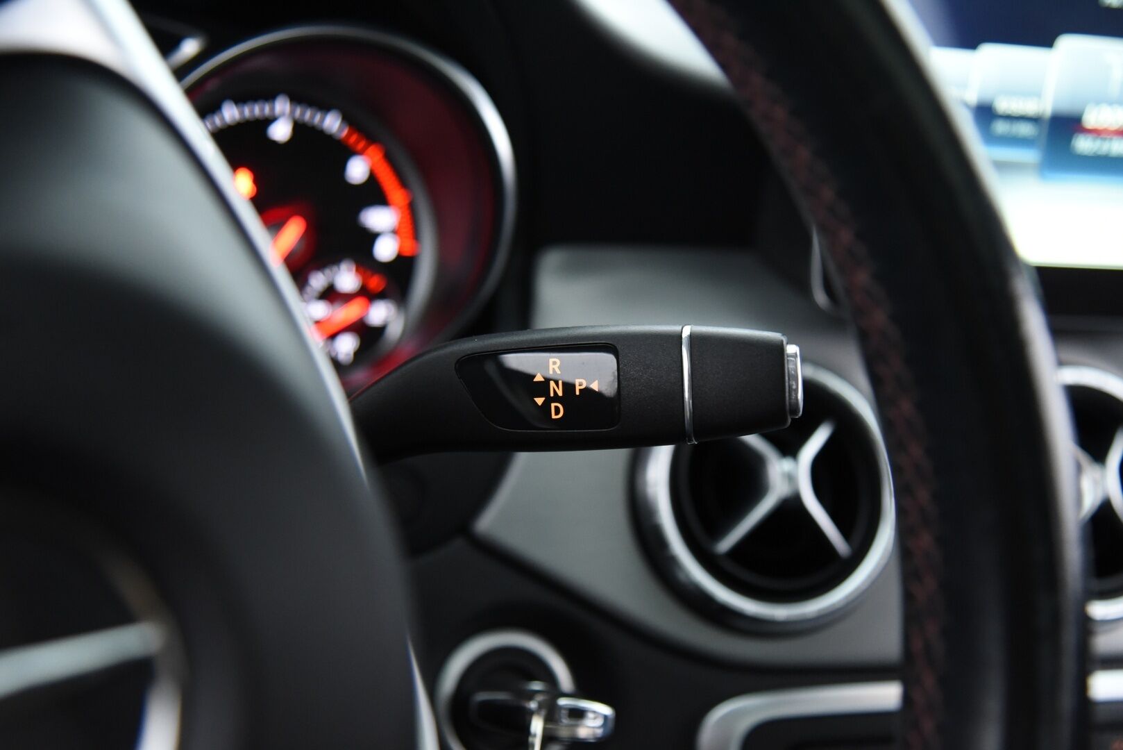 Mercedes-Benz CLA 2017 220 d 4Matic A Business AMG / Panorama / Vakkari / P-kamera / Webasto - Led / Ei adblue järjestelmää / 2x renkaat
