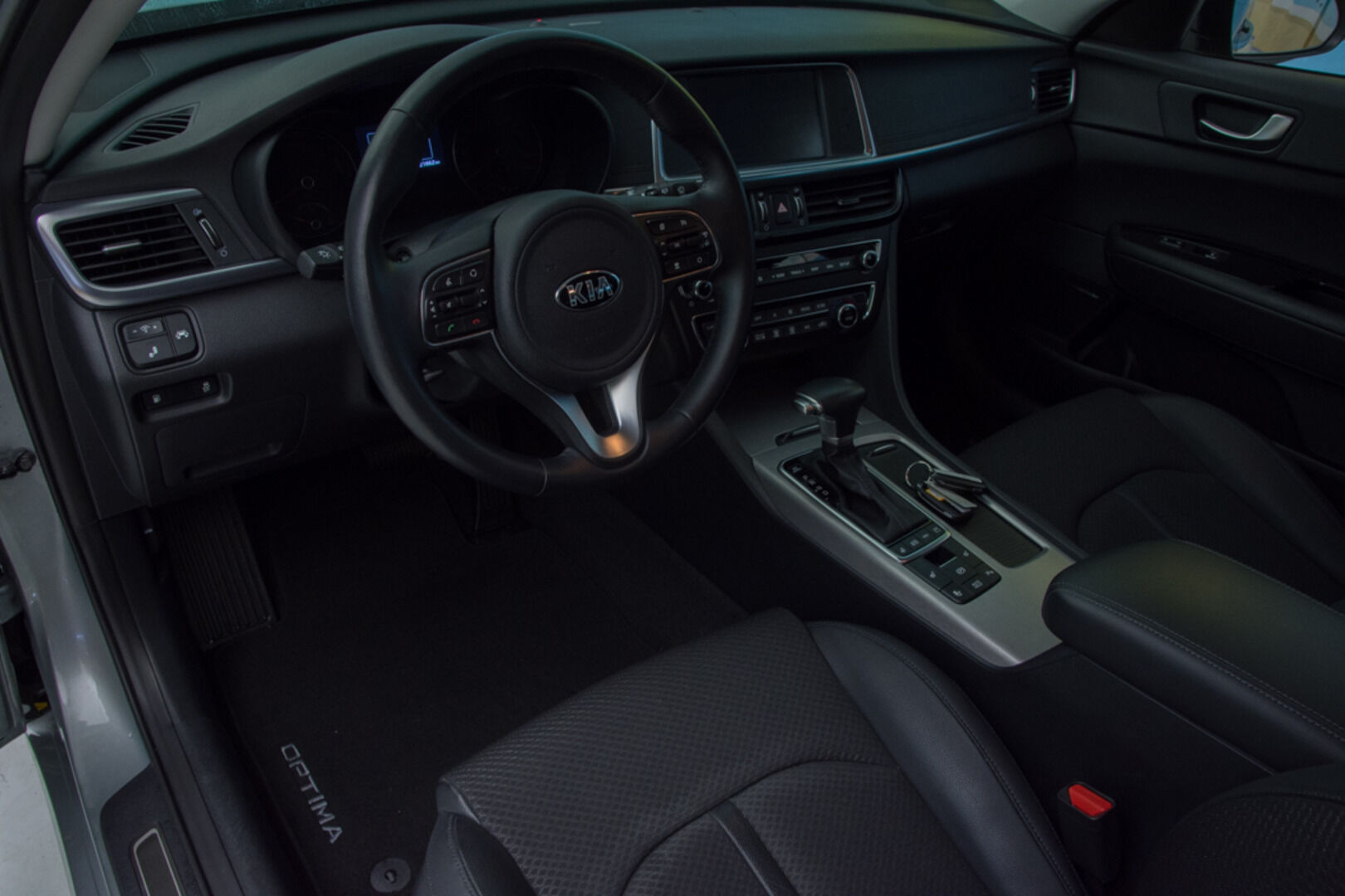 Kia Optima 2017 2,0 Business Premium 4D A/T - | ACC | Kaistapitoavustin | 360 Kamera | Harman Kardon äänentoisto | Sähköpenkki muistilla |