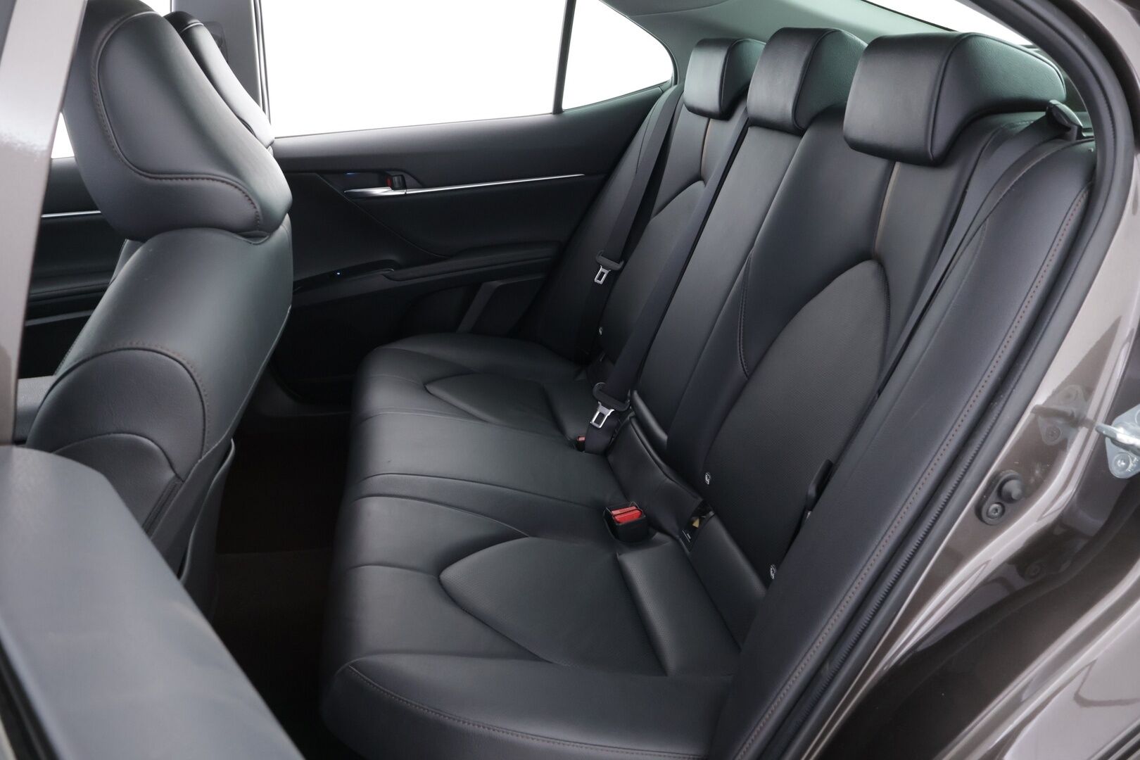 Toyota Camry 2020 2,5 Hybrid Active - Suomiauto | Merkkihuollot | ACC | Bi-LED | Peruutuskamera | Nahkasisusta | KeylessGo | Navi | Huippuvarusteet | Todella siisti!