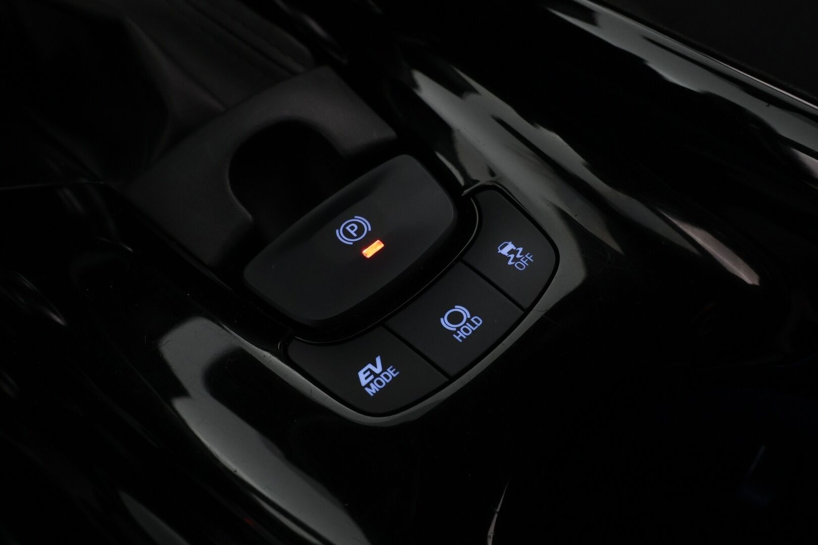 Toyota C-HR 2019 1,8 Hybrid Intense Edition Business *Adapt-vakkari / P-kamera / JBL*