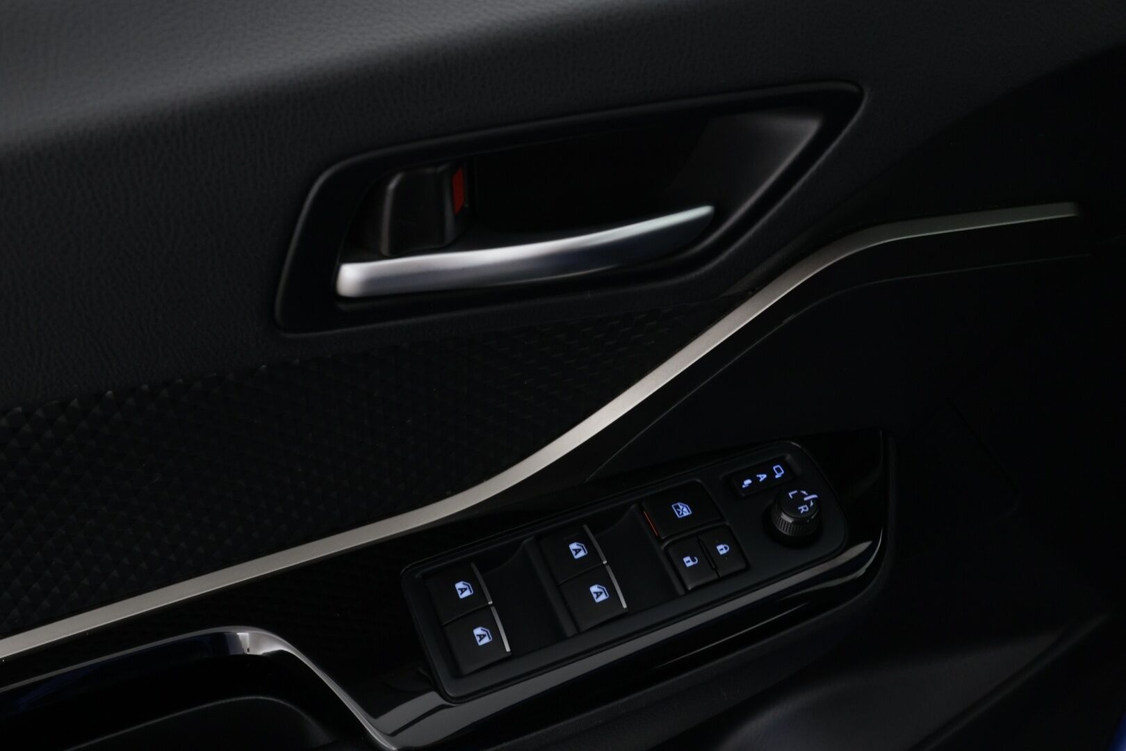 Toyota C-HR 2019 1,8 Hybrid Intense Edition Business *Adapt-vakkari / P-kamera / JBL*