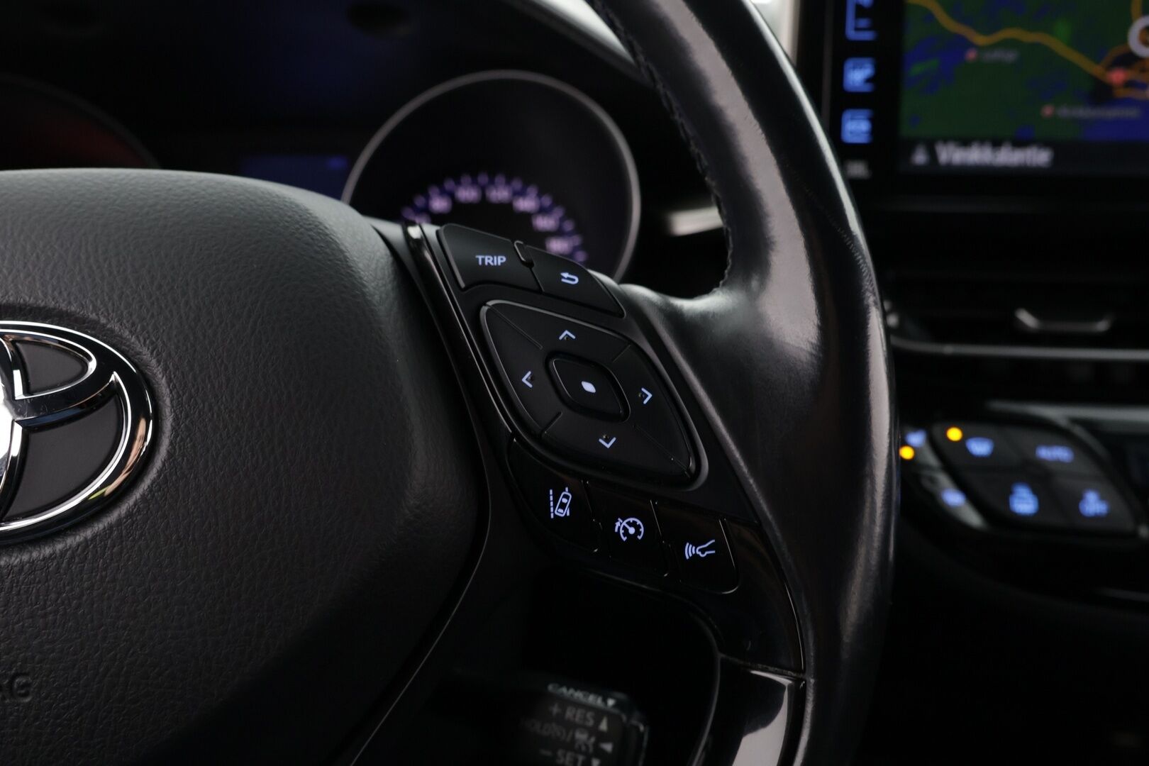 Toyota C-HR 2019 1,8 Hybrid Intense Edition Business *Adapt-vakkari / P-kamera / JBL*