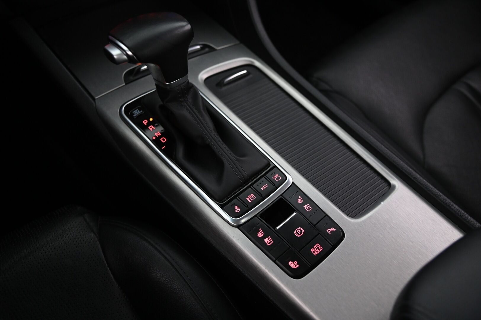 Kia Optima 2017 2,0 GDI PHEV Business Premium A/T *Harman/Kardon / Acc / Lasikatto / Ratinlämmitin / Ilmastoidut istuimet* - *Uudet Continental talvi ja kesä renkaat / Kotilaturi* - HULLUT BLACKWEEK JATKOT - KORKOTARJOUS 2,49%