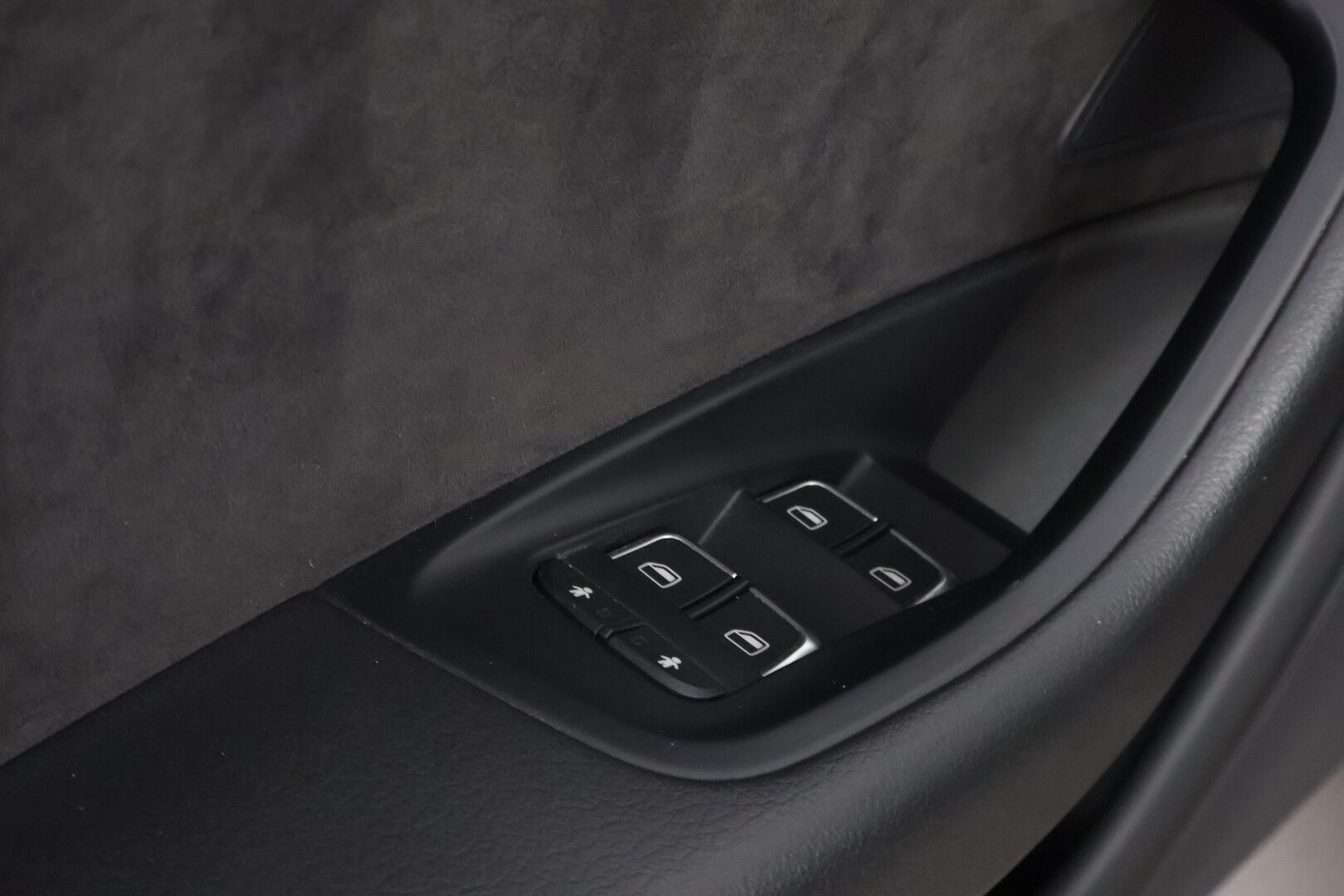 Audi A6 Allroad 2016 Business Sport 3,0 V6 TDI 160 kW quattro S tronic - Webasto | Vetokoukku | Nahka-Alcantara | Ilma-Alusta | Xenon