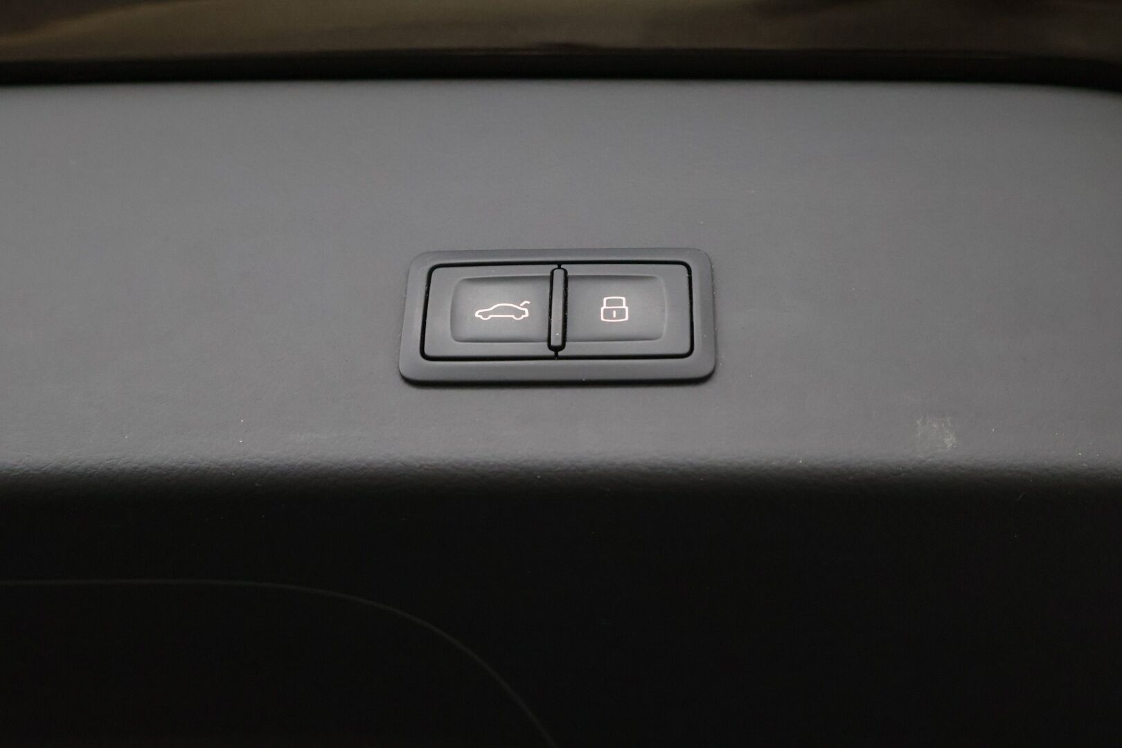 Audi A6 Allroad 2016 Business Sport 3,0 V6 TDI 160 kW quattro S tronic - Webasto | Vetokoukku | Nahka-Alcantara | Ilma-Alusta | Xenon