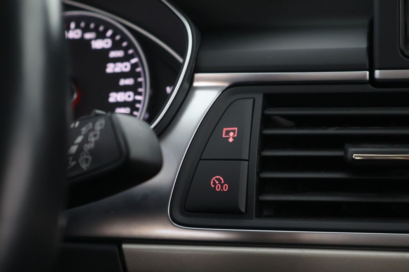 Audi A6 Allroad 2016 Business Sport 3,0 V6 TDI 160 kW quattro S tronic * Webasto / Vetokoukku / Nahka-Alcantara / Ilma-Alusta / Xenon - 2x Hyvät renkaat aluvantein / Peruutustutkat / Juuri tullut Tampereelle! - HULLUT AVAJAISHULINAT KORKOTARJOUS 3,29 %