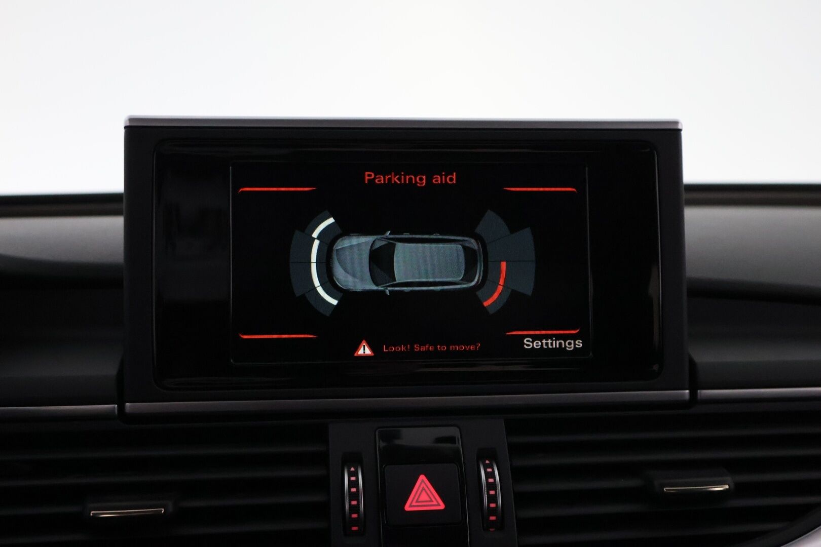 Audi A6 Allroad 2016 Business Sport 3,0 V6 TDI 160 kW quattro S tronic - Webasto | Vetokoukku | Nahka-Alcantara | Ilma-Alusta | Xenon
