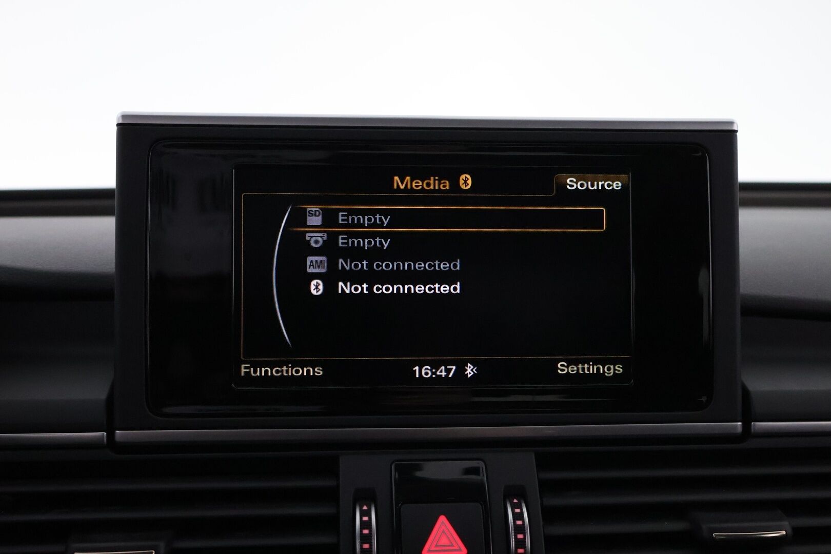 Audi A6 Allroad 2016 Business Sport 3,0 V6 TDI 160 kW quattro S tronic * Webasto / Vetokoukku / Nahka-Alcantara / Ilma-Alusta / Xenon - 2x Hyvät renkaat aluvantein / Peruutustutkat / Juuri tullut Tampereelle! - HULLUT AVAJAISHULINAT KORKOTARJOUS 3,29 %