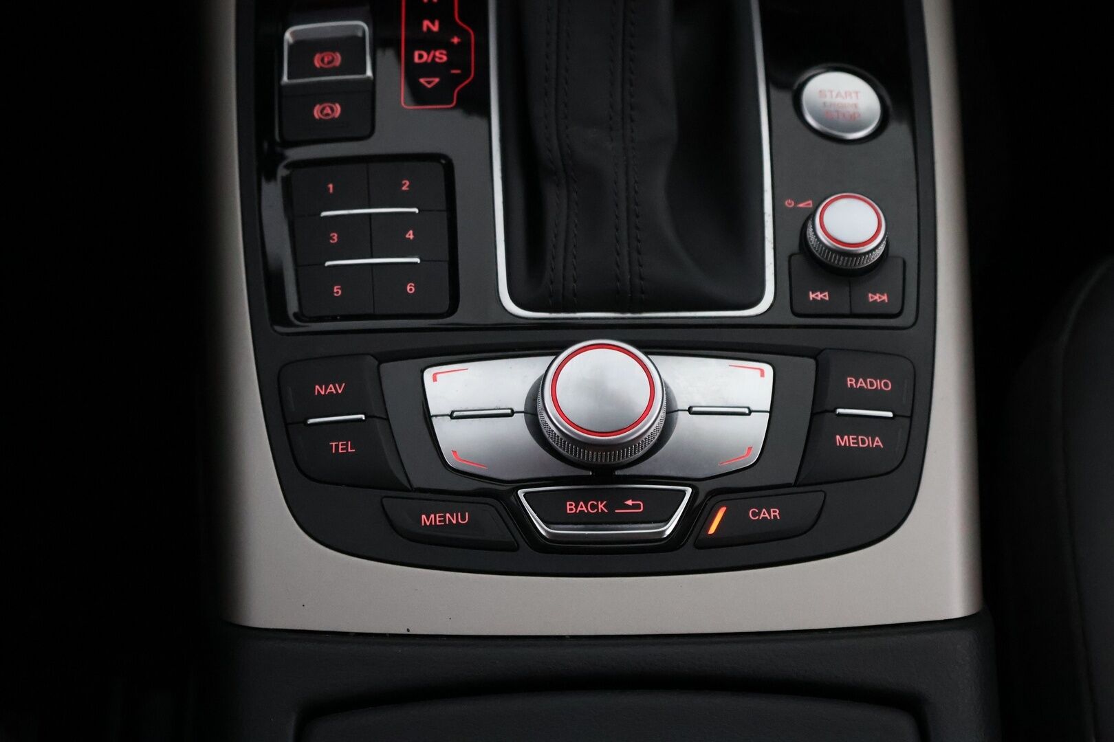 Audi A6 Allroad 2016 Business Sport 3,0 V6 TDI 160 kW quattro S tronic * Webasto / Vetokoukku / Nahka-Alcantara / Ilma-Alusta / Xenon - 2x Hyvät renkaat aluvantein / Peruutustutkat / Juuri tullut Tampereelle! - HULLUT AVAJAISHULINAT KORKOTARJOUS 3,29 %