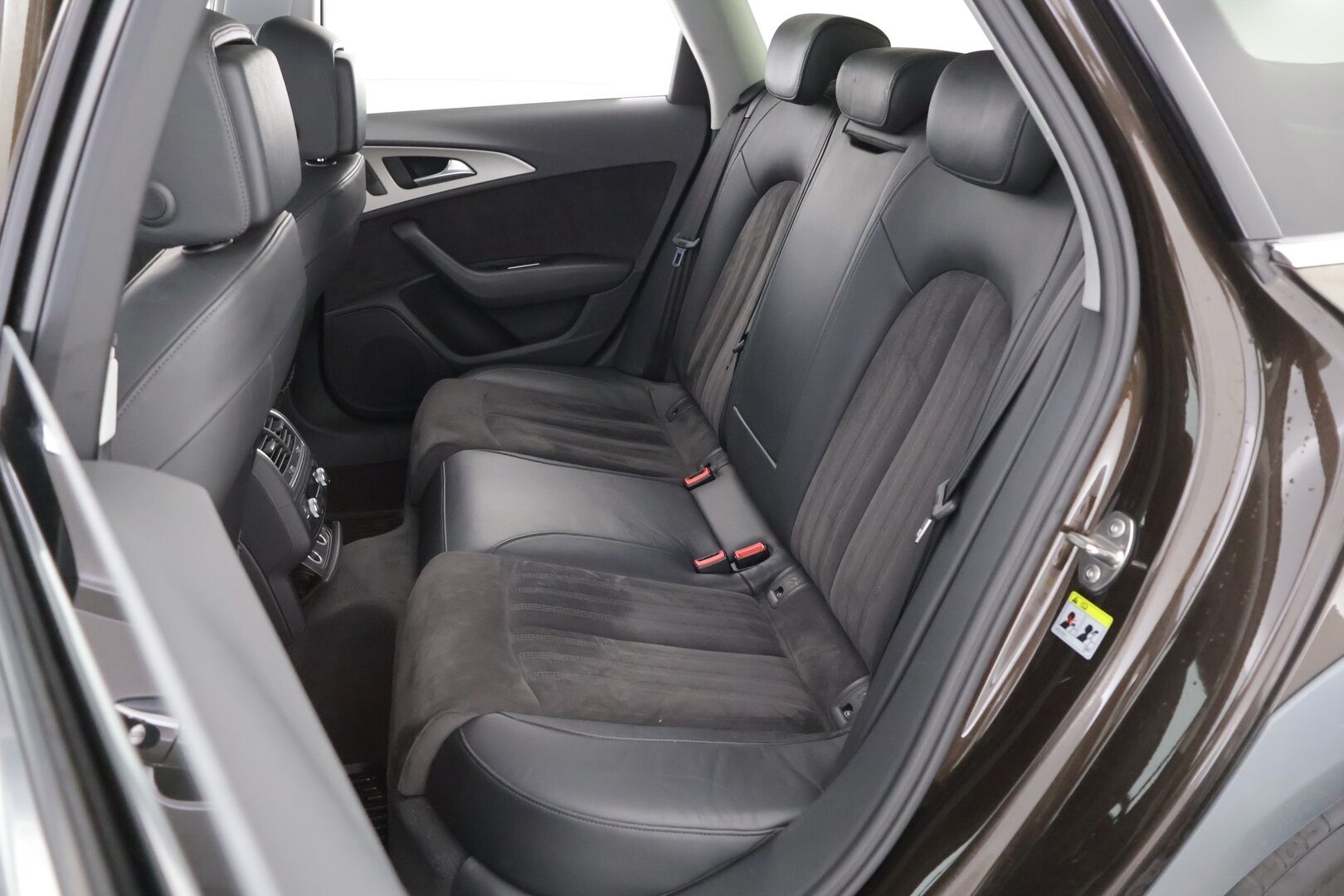 Audi A6 Allroad 2016 Business Sport 3,0 V6 TDI 160 kW quattro S tronic - Webasto | Vetokoukku | Nahka-Alcantara | Ilma-Alusta | Xenon