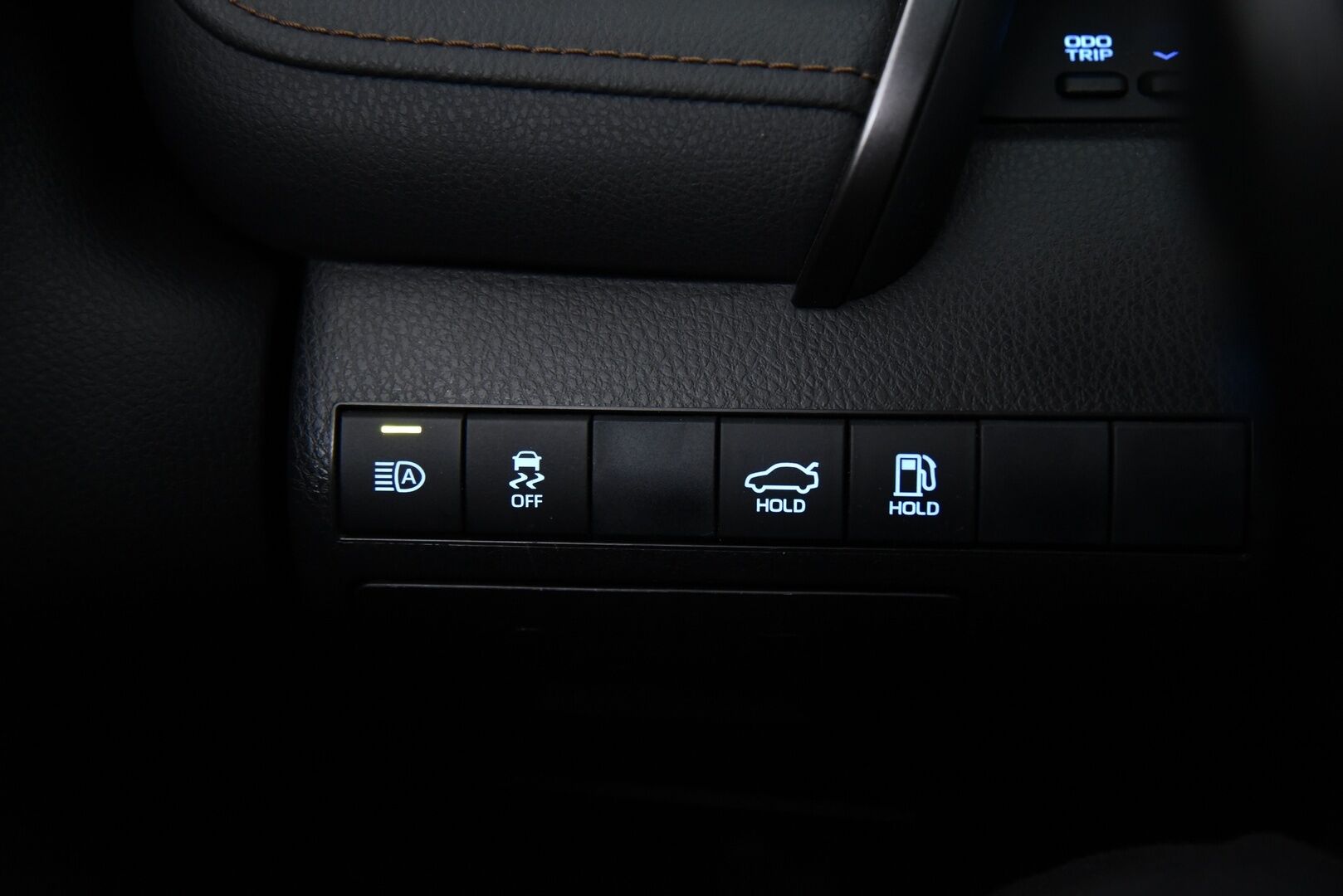 Toyota Camry 2019 2,5 Hybrid Premium / Adapt.vakkari / LED / HUD / JBL /  P.kamera / Kaistavahti / Blis - Hieno Suomi-auto kattavilla varusteilla!