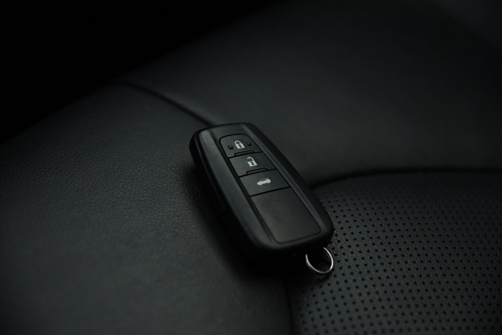 Toyota Camry 2019 2,5 Hybrid Premium / Adapt.vakkari / LED / HUD / JBL /  P.kamera / Kaistavahti / Blis - Hieno Suomi-auto kattavilla varusteilla!