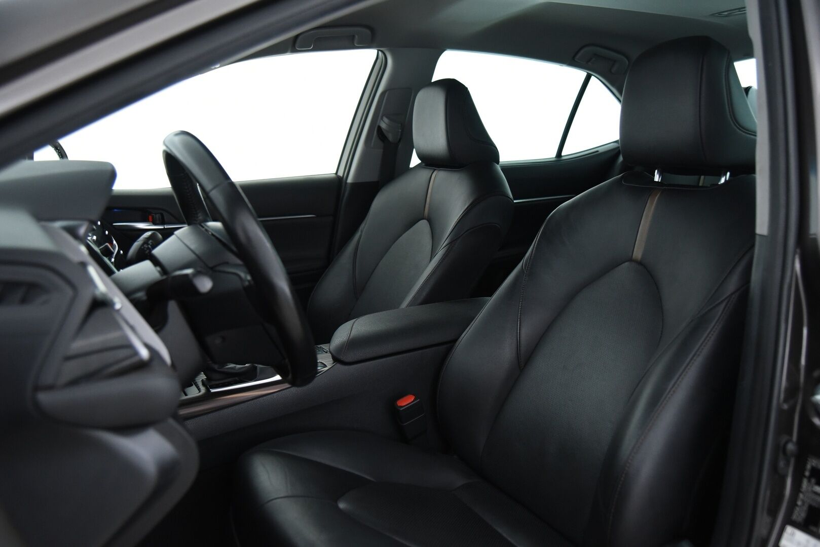 Toyota Camry 2019 2,5 Hybrid Premium / Adapt.vakkari / LED / HUD / JBL /  P.kamera / Kaistavahti / Blis - Hieno Suomi-auto kattavilla varusteilla!